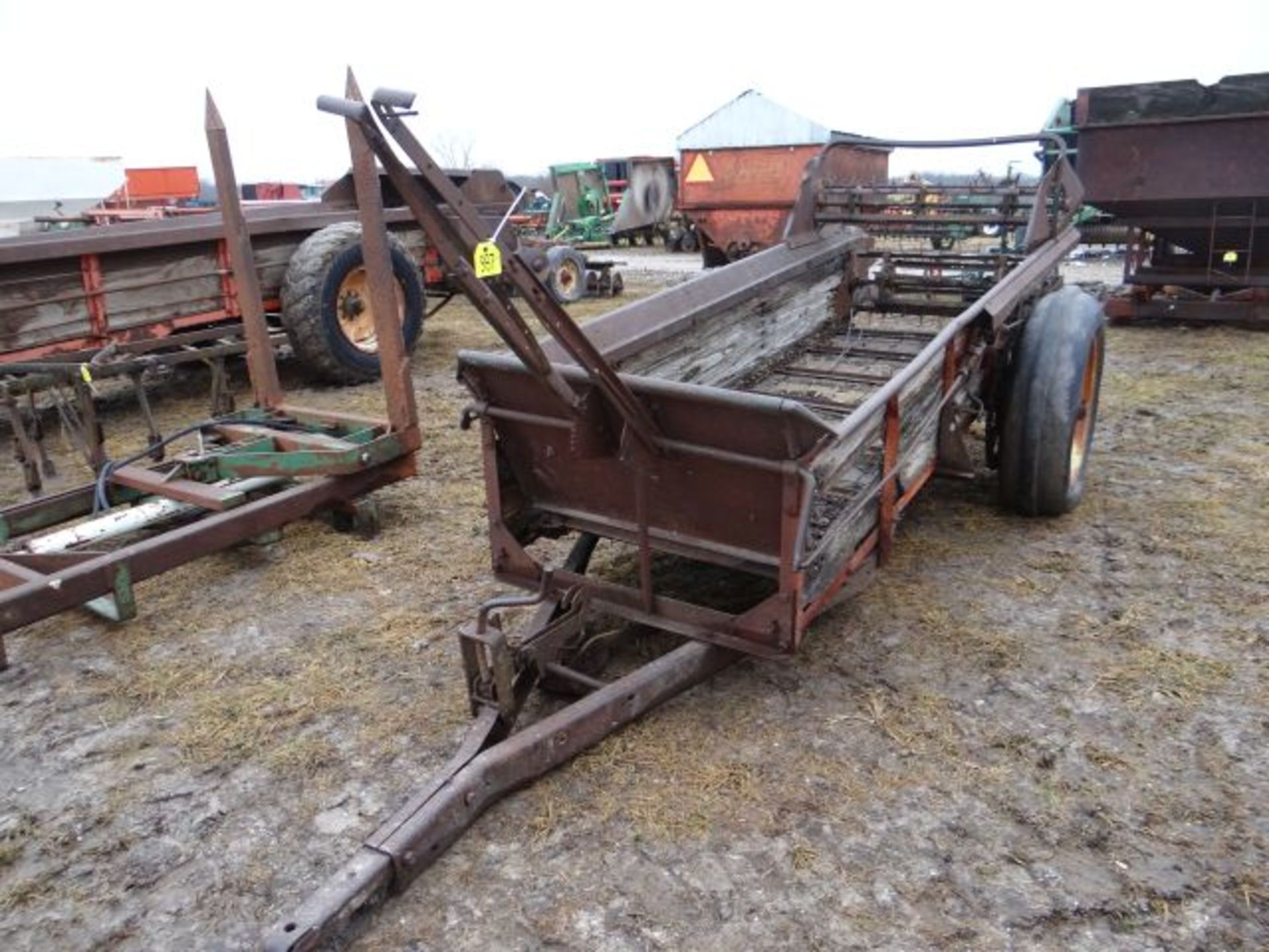 NI Manure Spreader Ground Driven