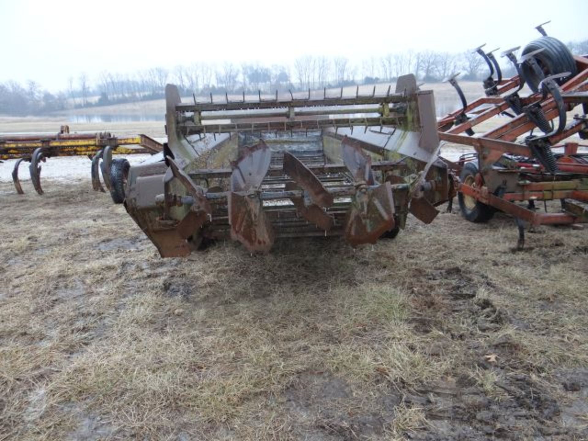 New Idea Manure Spreader - Image 3 of 3