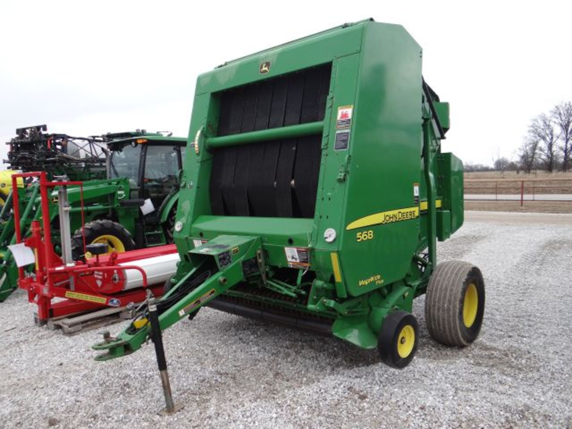 JD 568 Round Baler 10,100 bales, Monitor in the Shed