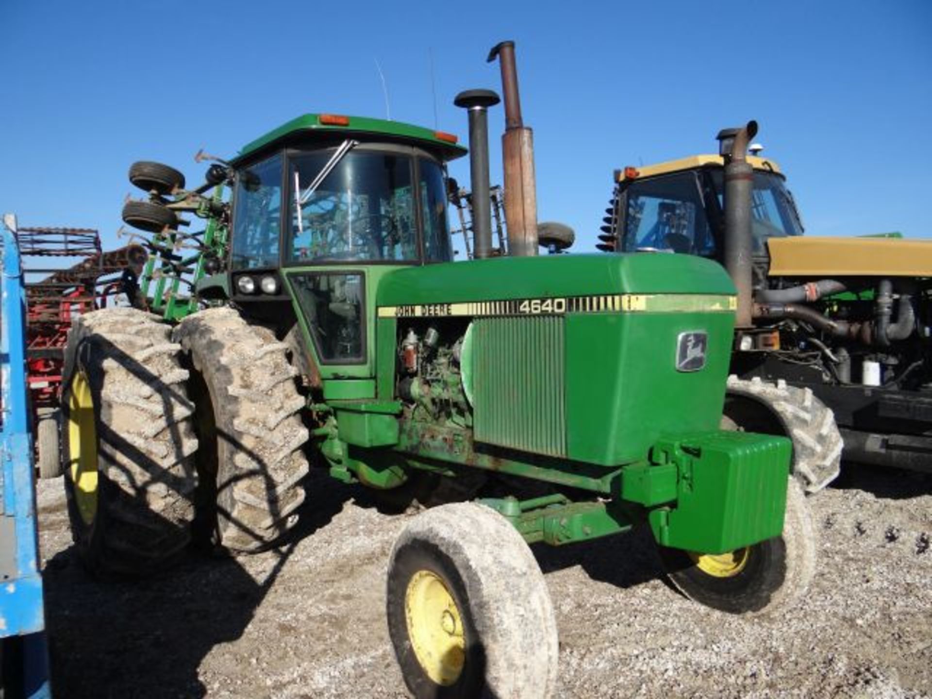 JD 4640 Tractor, 1978 8200 hrs, 2wd, 1000 PTO, Quad Range, 3 SCVs, QH, 20.8x38 Duals, Front Weights - Bild 2 aus 6