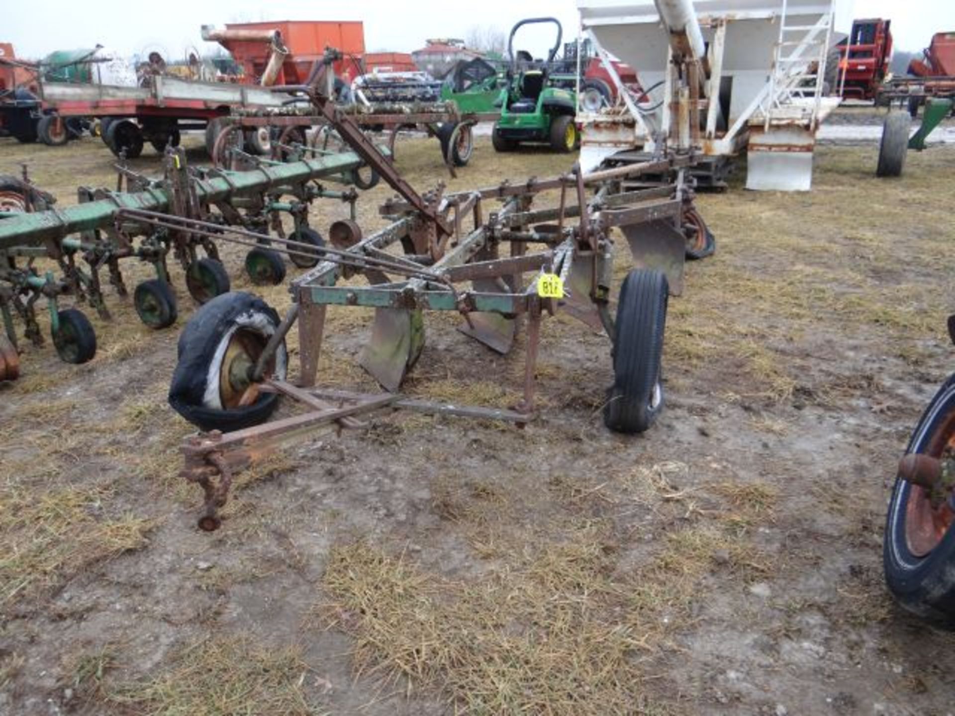 JD 4 Bottom Plow Pull Type