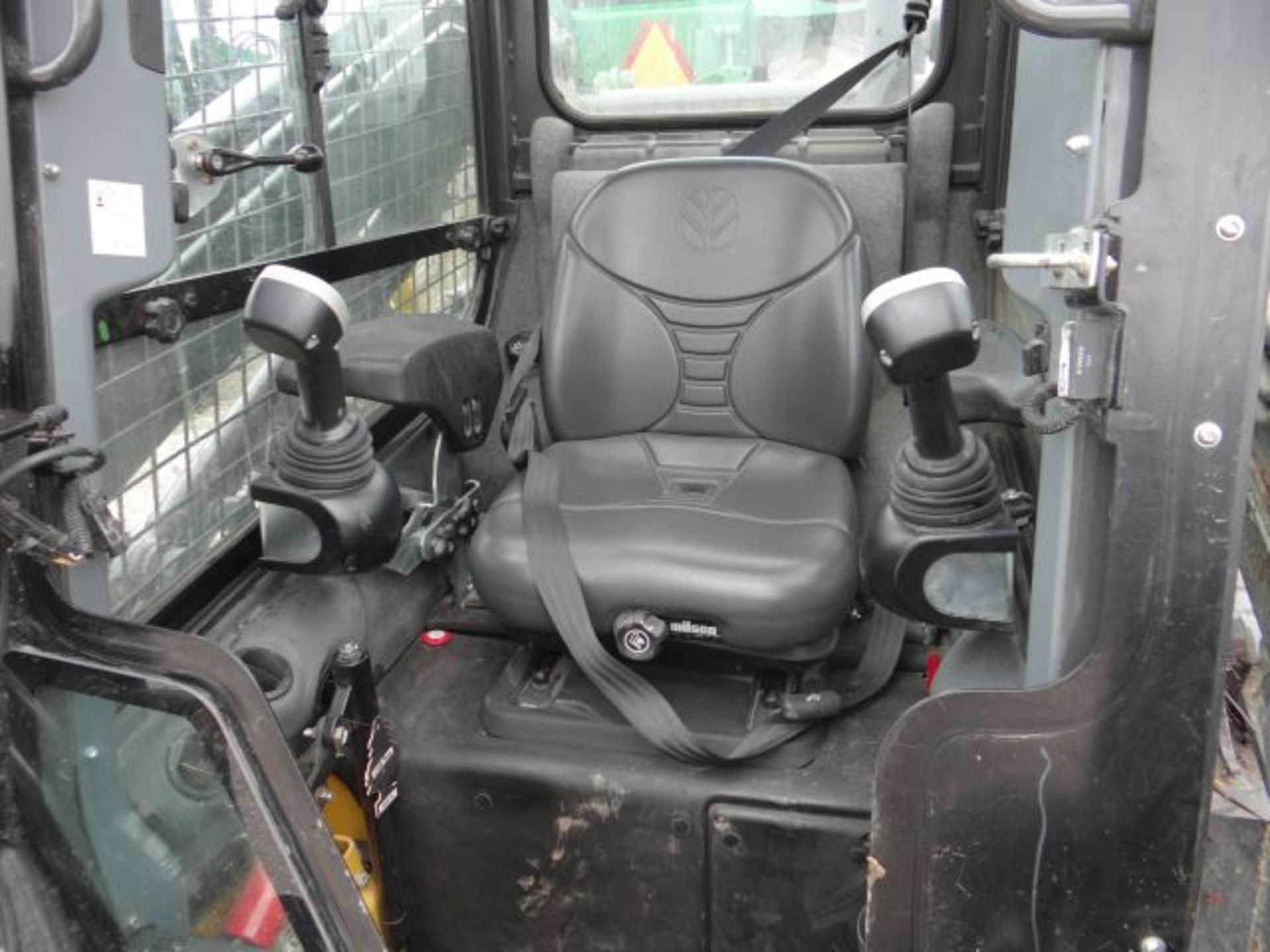 NH C232 Skid Steer, 2016 231 hrs, New in June 2016, Manual in the Shed - Bild 4 aus 4