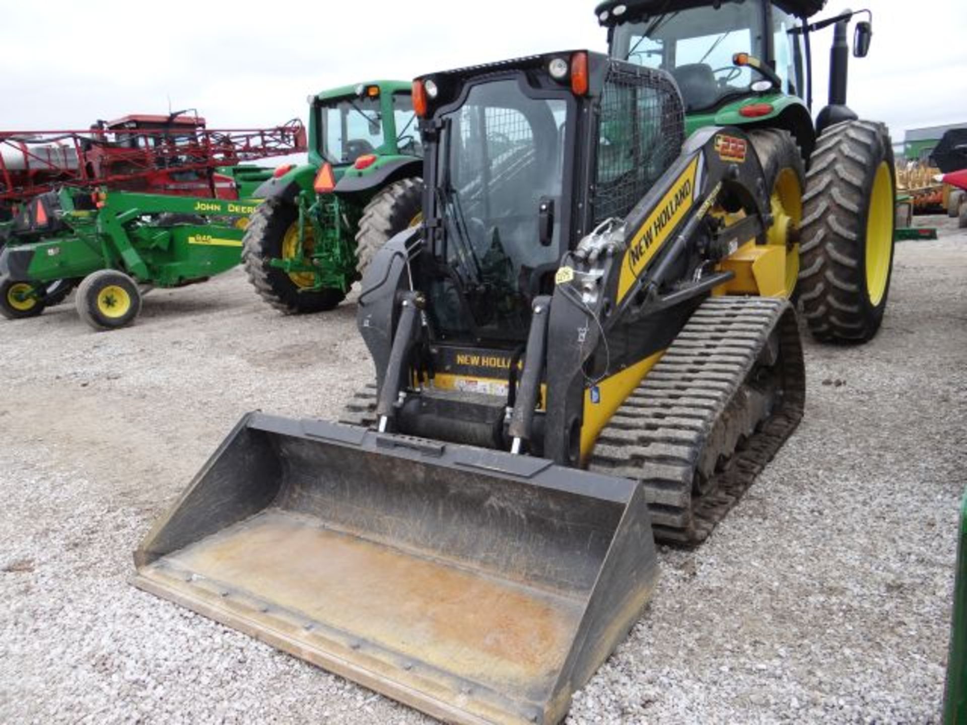 NH C232 Skid Steer, 2016 231 hrs, New in June 2016, Manual in the Shed