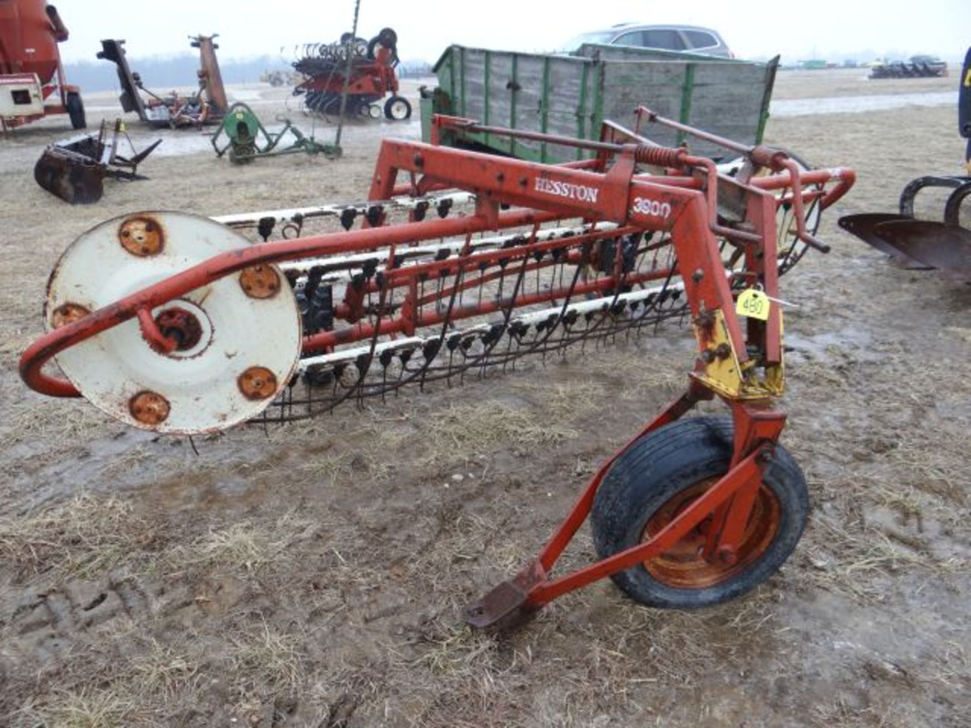 Hesston 3900 Rake 5 Bar, w/Dolly Wheel