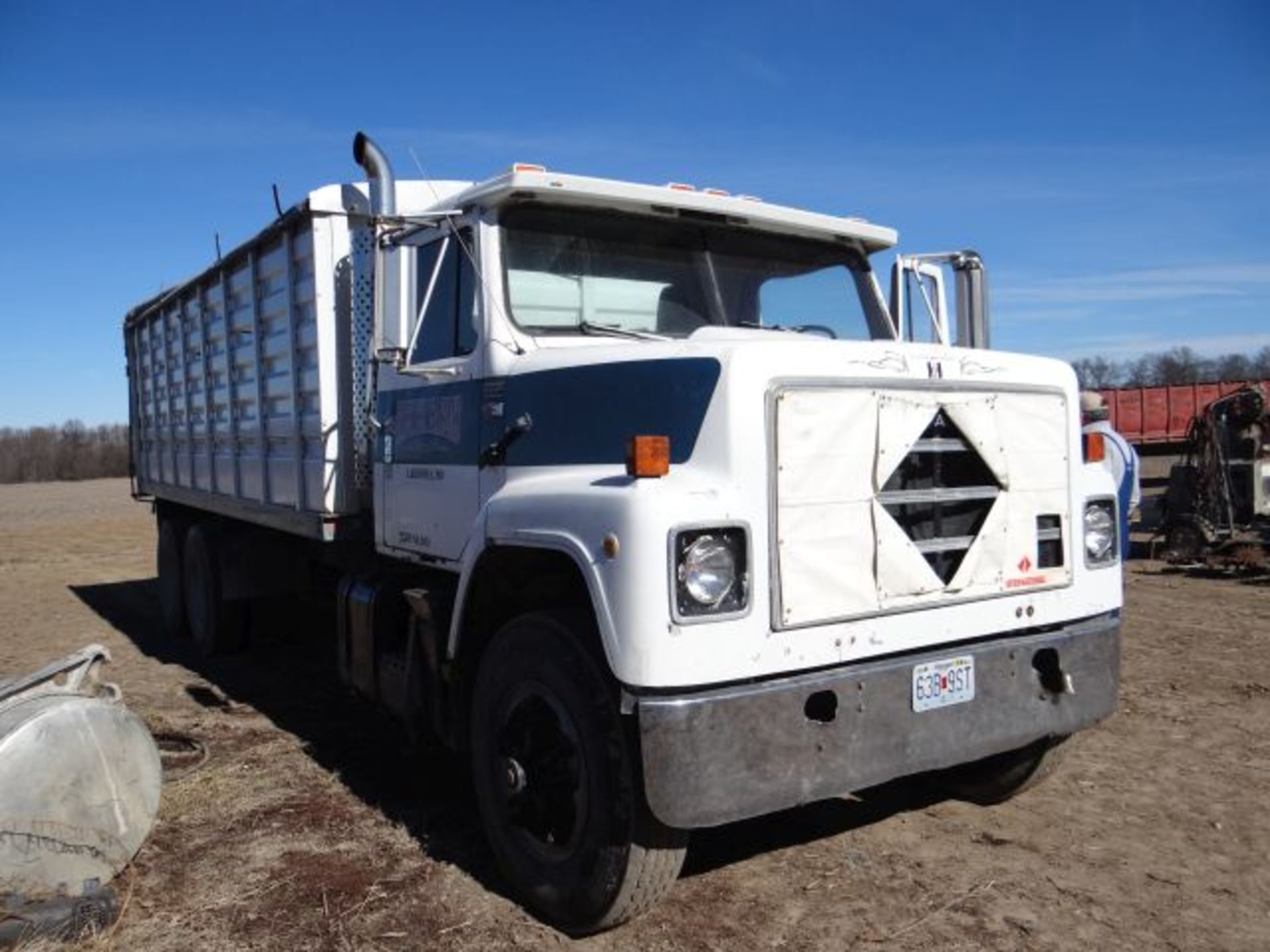1984 Int S2200 Grain Truck
