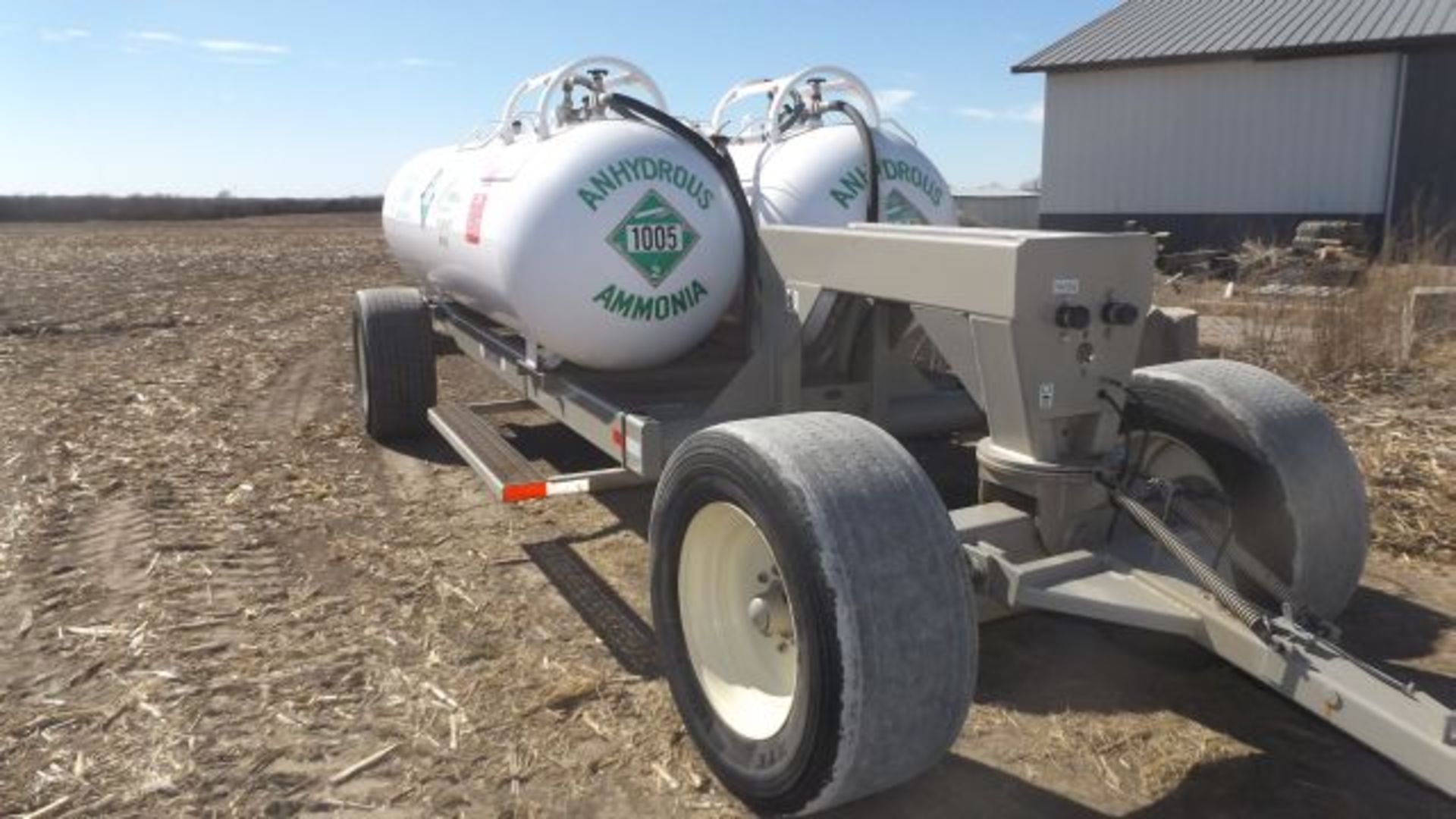 Circle K Deuce 1000 Anhydrous Tank Telescopic Tongue, Fifth Front Axle, Surge Brakes, Wired for