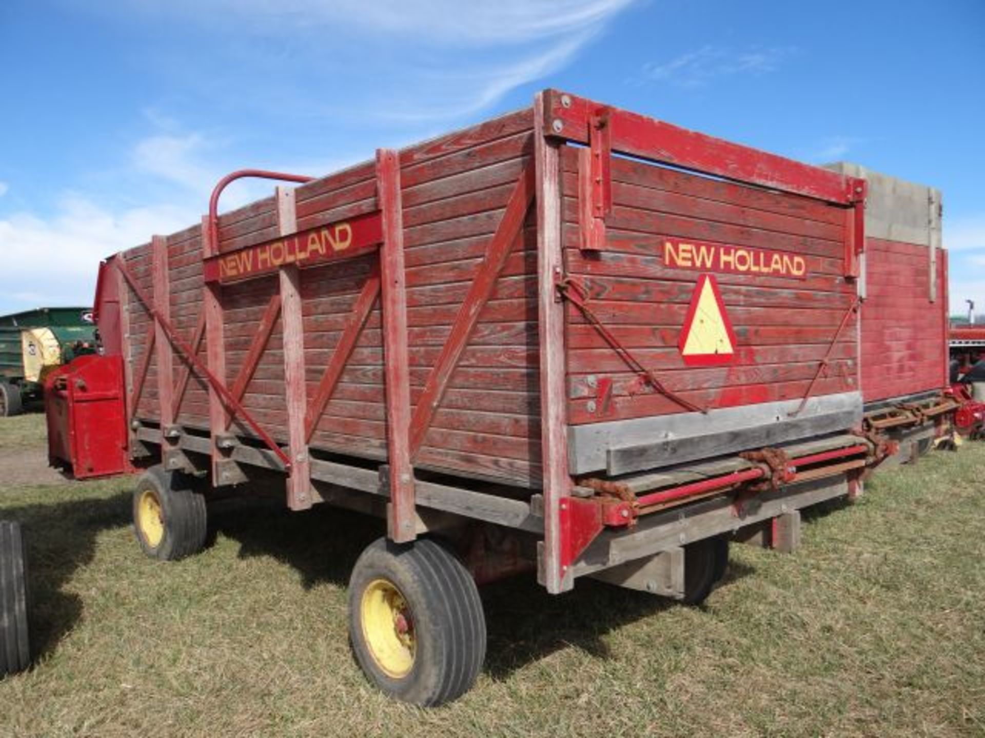 NH 8 Silage Wagon Open Top - Image 4 of 4