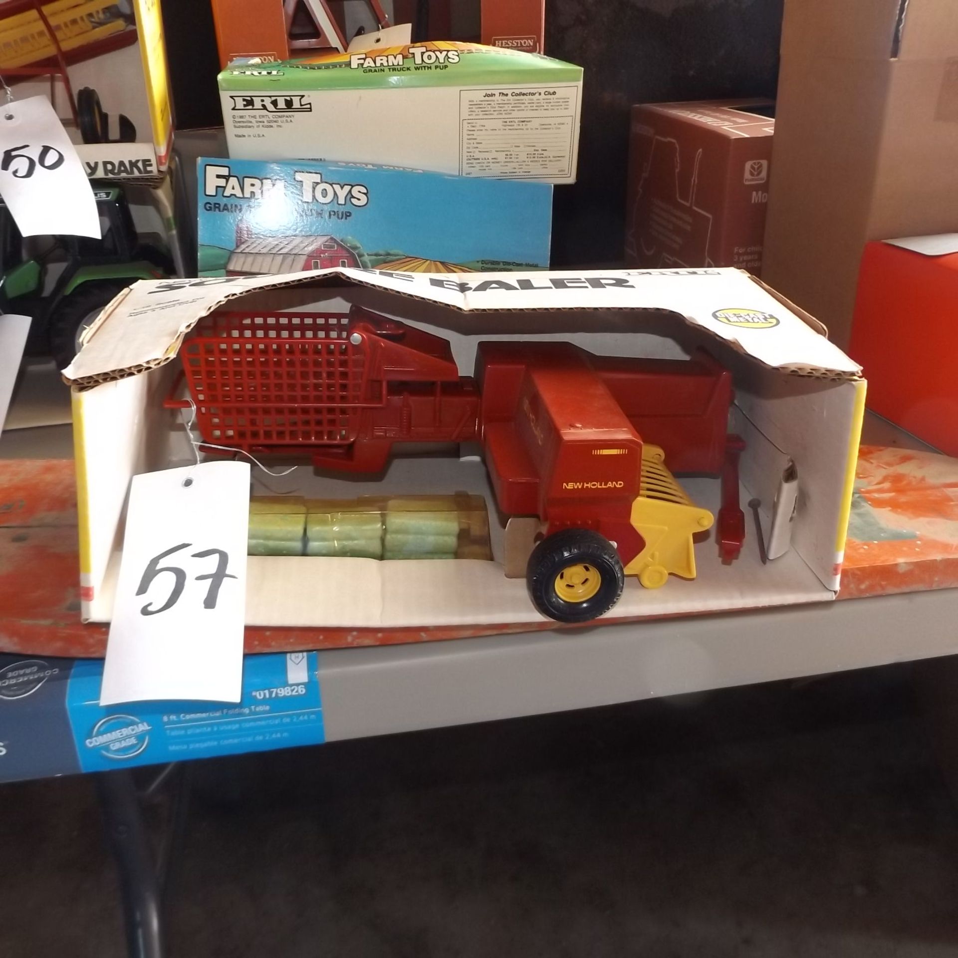 NH Toy Square Baler 1/16