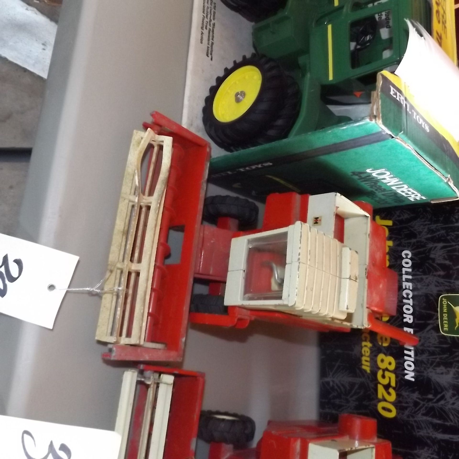 IH 915 Toy Combine Plastic Reel