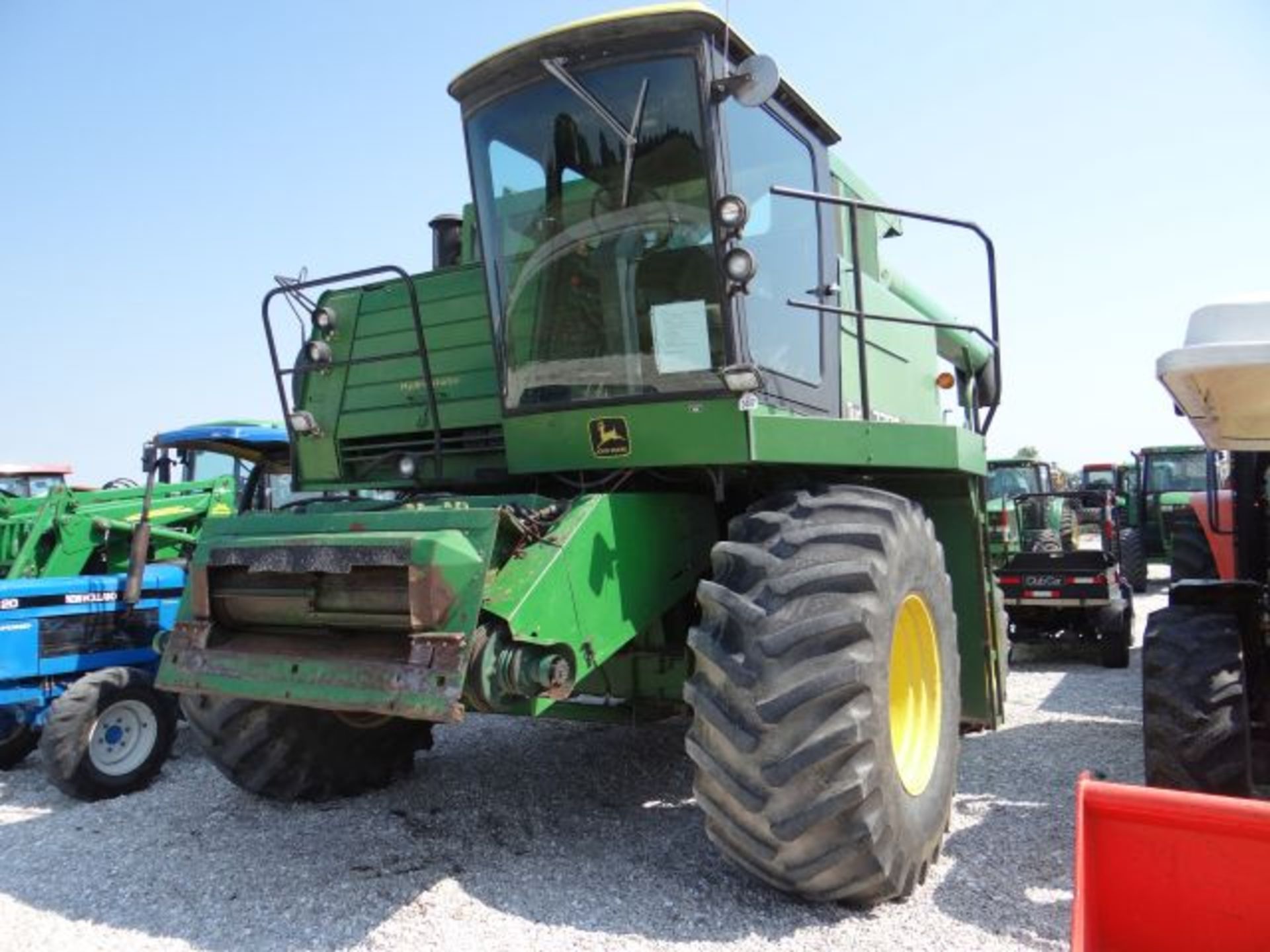 JD 7720 Combine, 1979 Combine has been maintaind, Details Listed on Sheet, Manaul in the Shed - Image 2 of 3