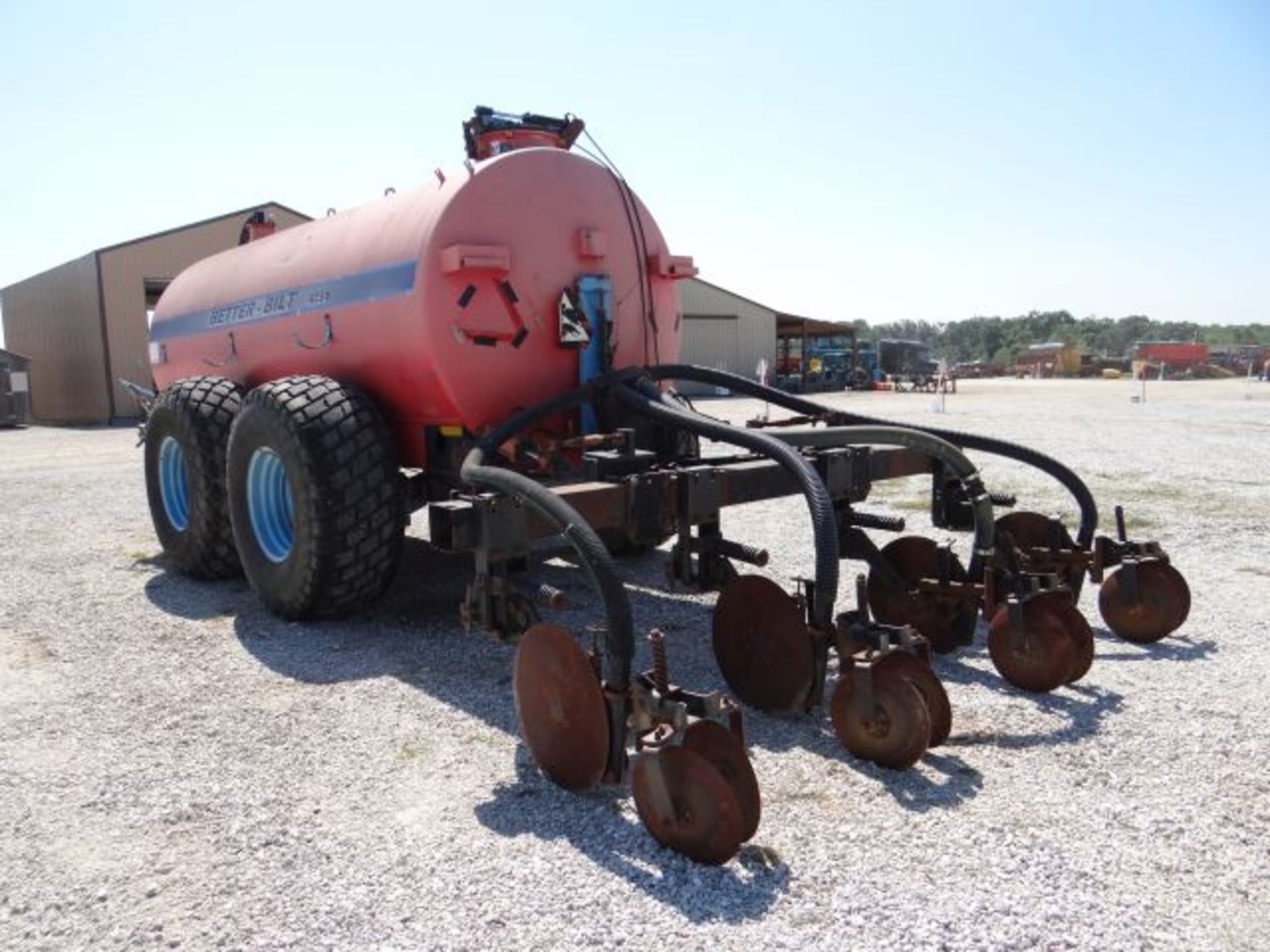 Better Built 4250 Manure Tank Vacuum, Hyd Top Gate, Rear Attach Plow Down, Hyd Brakes - Image 4 of 4