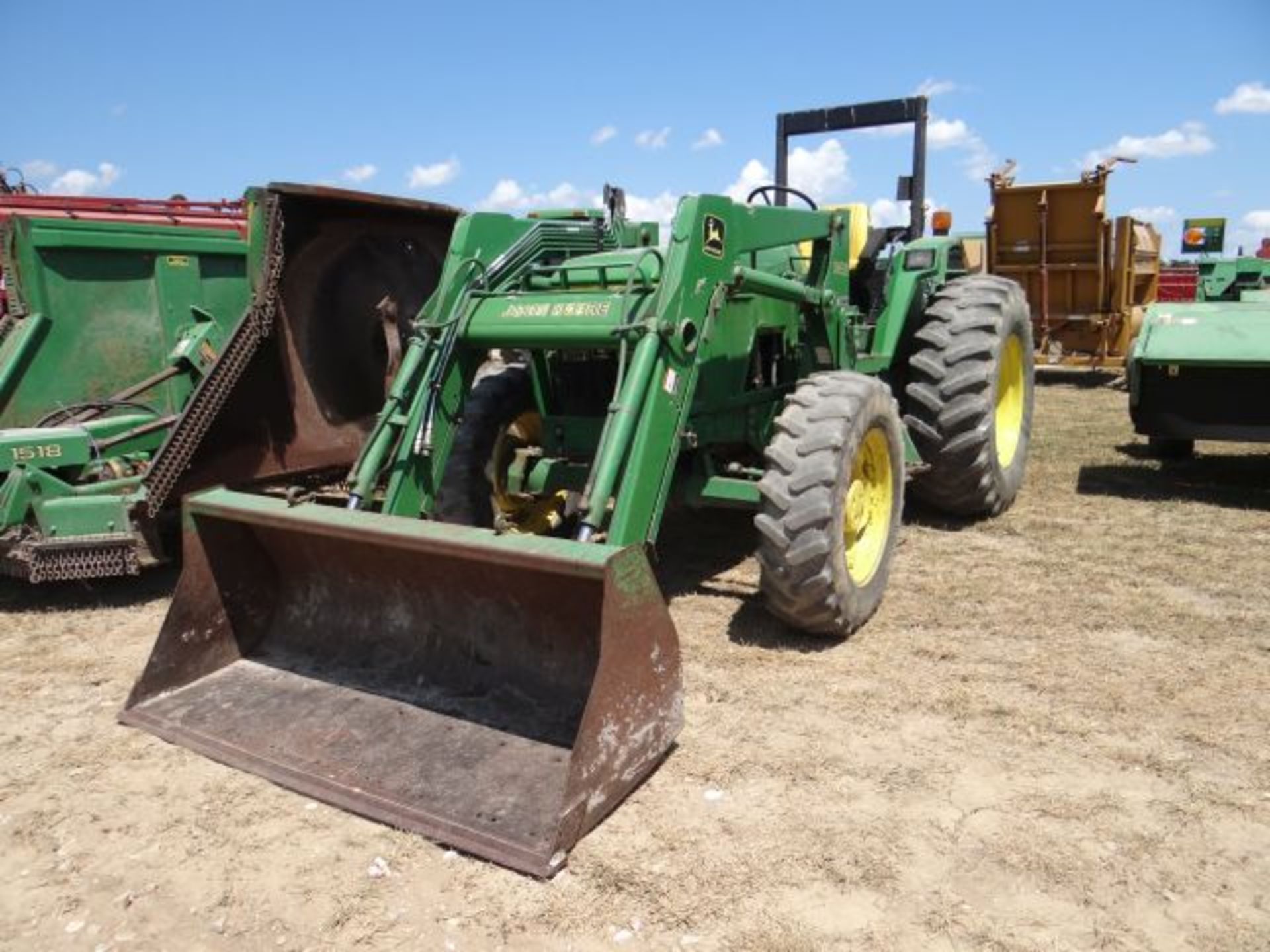 JD 6300 Tractor, 1995 8600 hrs, MFWD, OS, 3 SCVs, Dual PTO, w/JD 640 Loader and Bucket