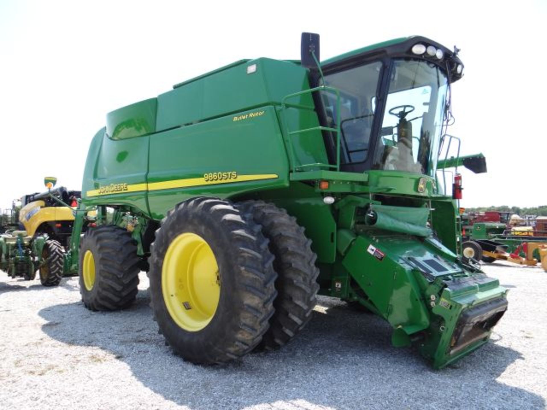 JD 9860 STS Combine, 2007 1796/1161 hrs, 4wd, CM, Chopper, 520/85R42 Duals - Image 2 of 5