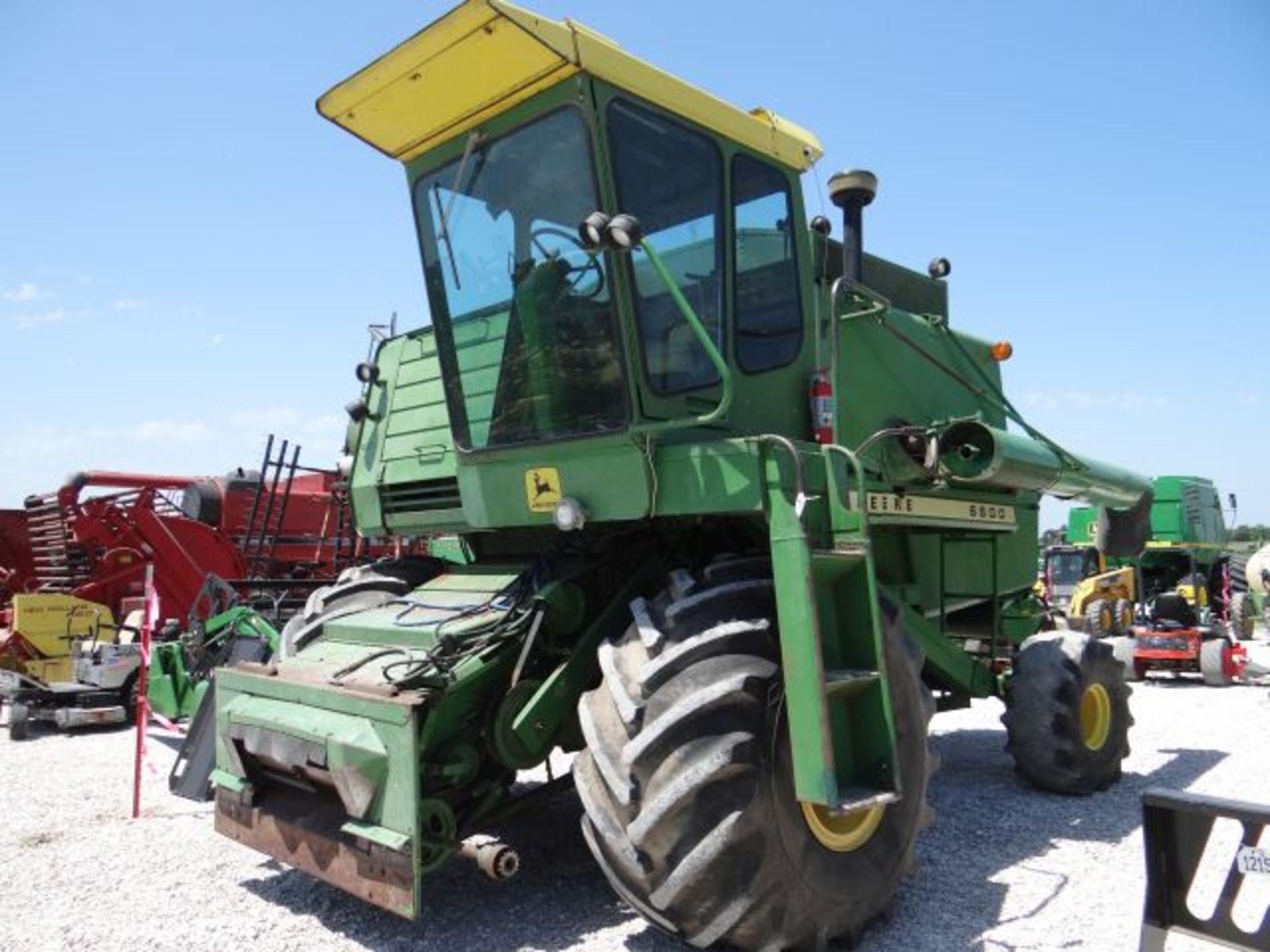 JD 6600 Combine, 1974 5500 hrs, Used in 2015, AC Works Good, New Cylinder Bars in 2012, Feeder House
