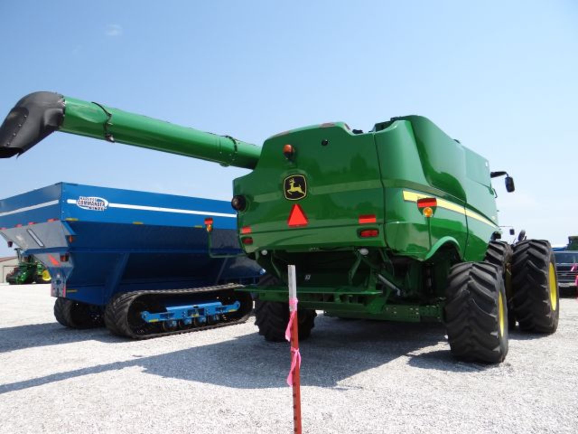 JD S680 Combine, 2013 1535/1147 hrs, 4wd, 5sp Feederhouse, ProDrive, 26' Unload Auger, CM, - Image 2 of 6