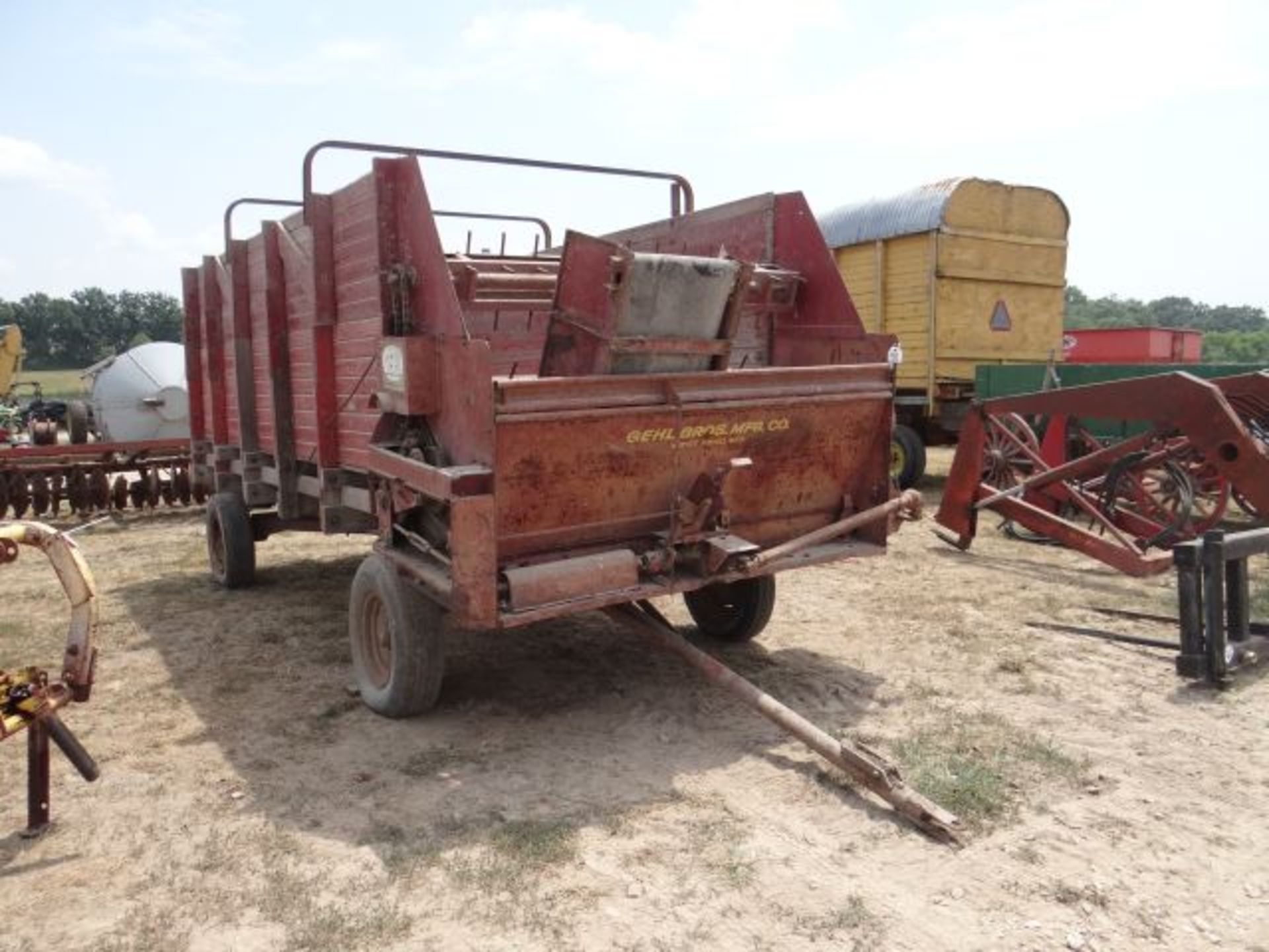 Gehl Silage Wagon 540 PTO, Manual in the Shed - Image 2 of 3