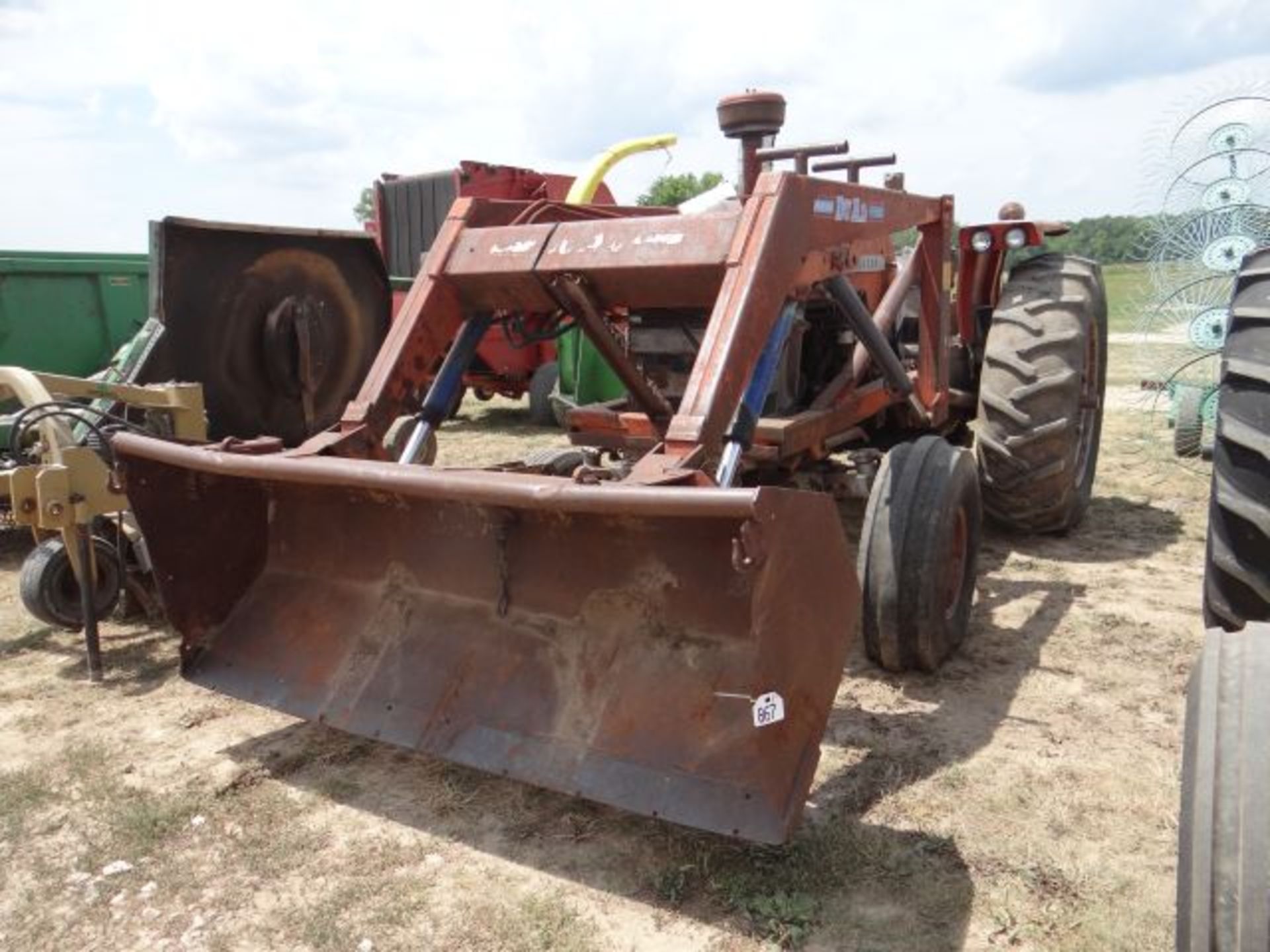 MF 1130 Tractor w/Loader
