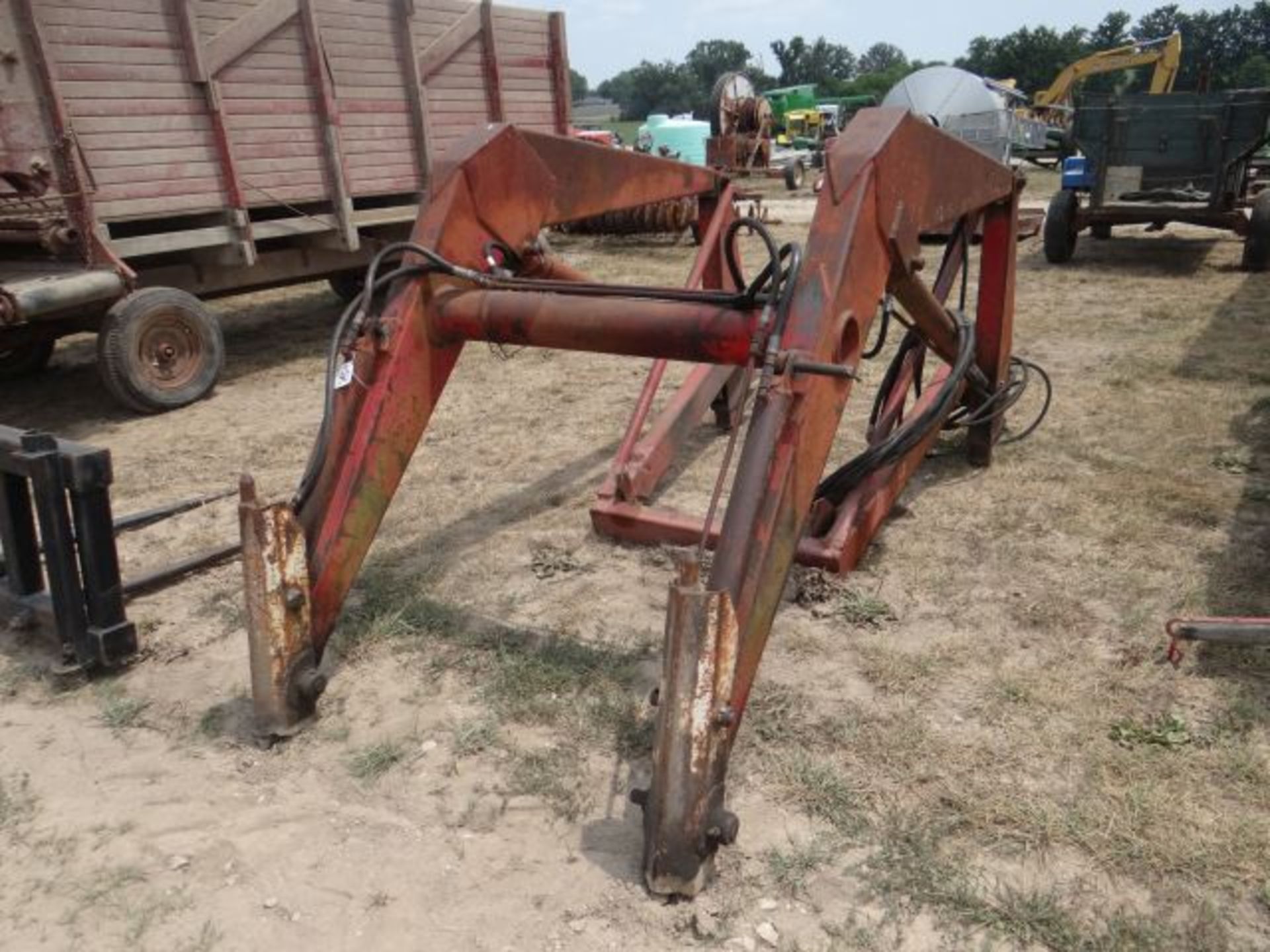 Westendorf TA42 Loader w/IH Brackets - Image 2 of 3