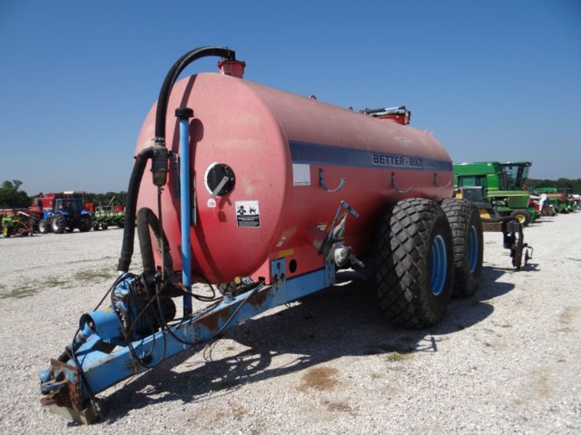 Better Built 4250 Manure Tank Vacuum, Hyd Top Gate, Rear Attach Plow Down, Hyd Brakes