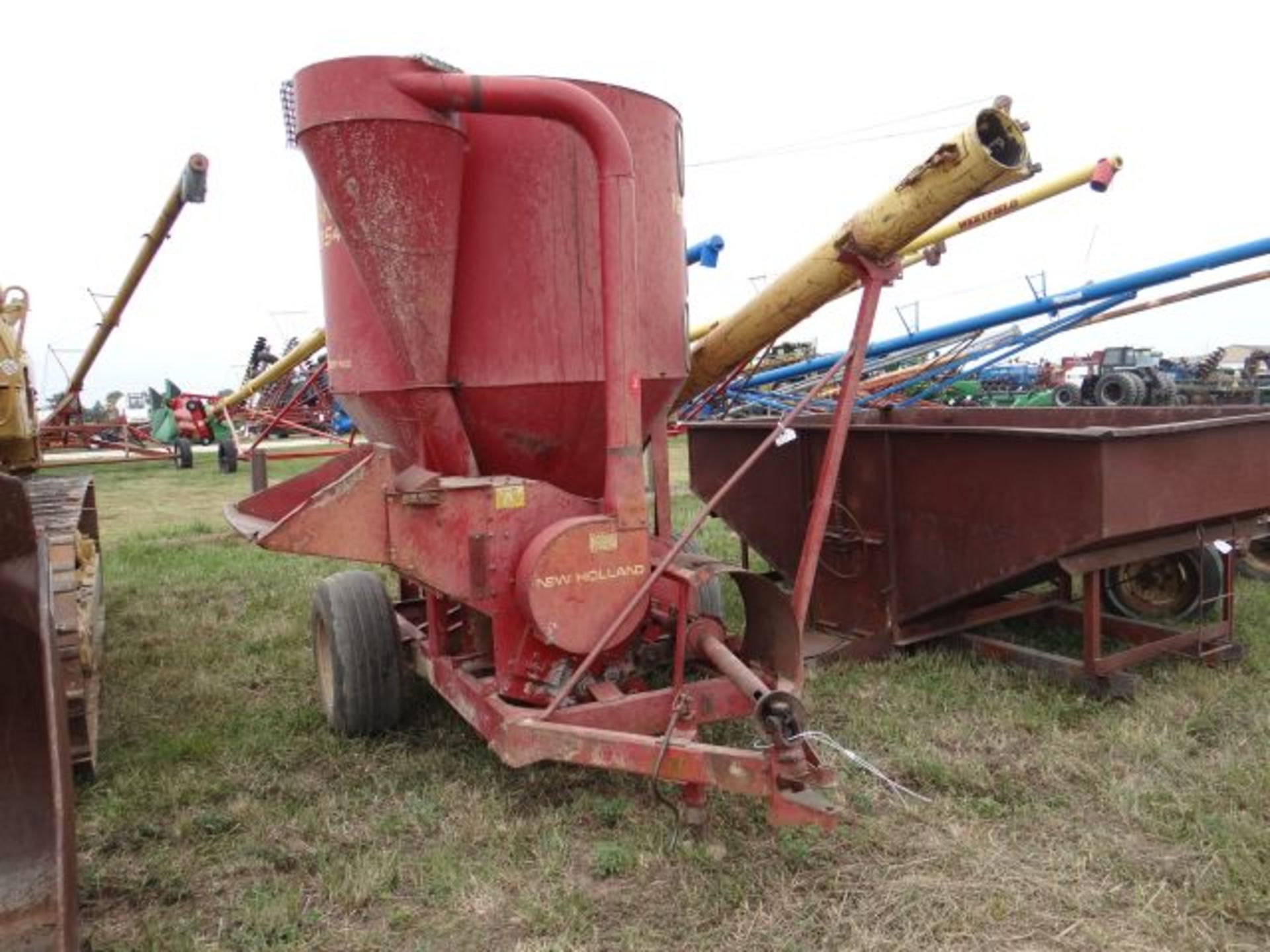 NH 354 Grinder Mixer 540 PTO