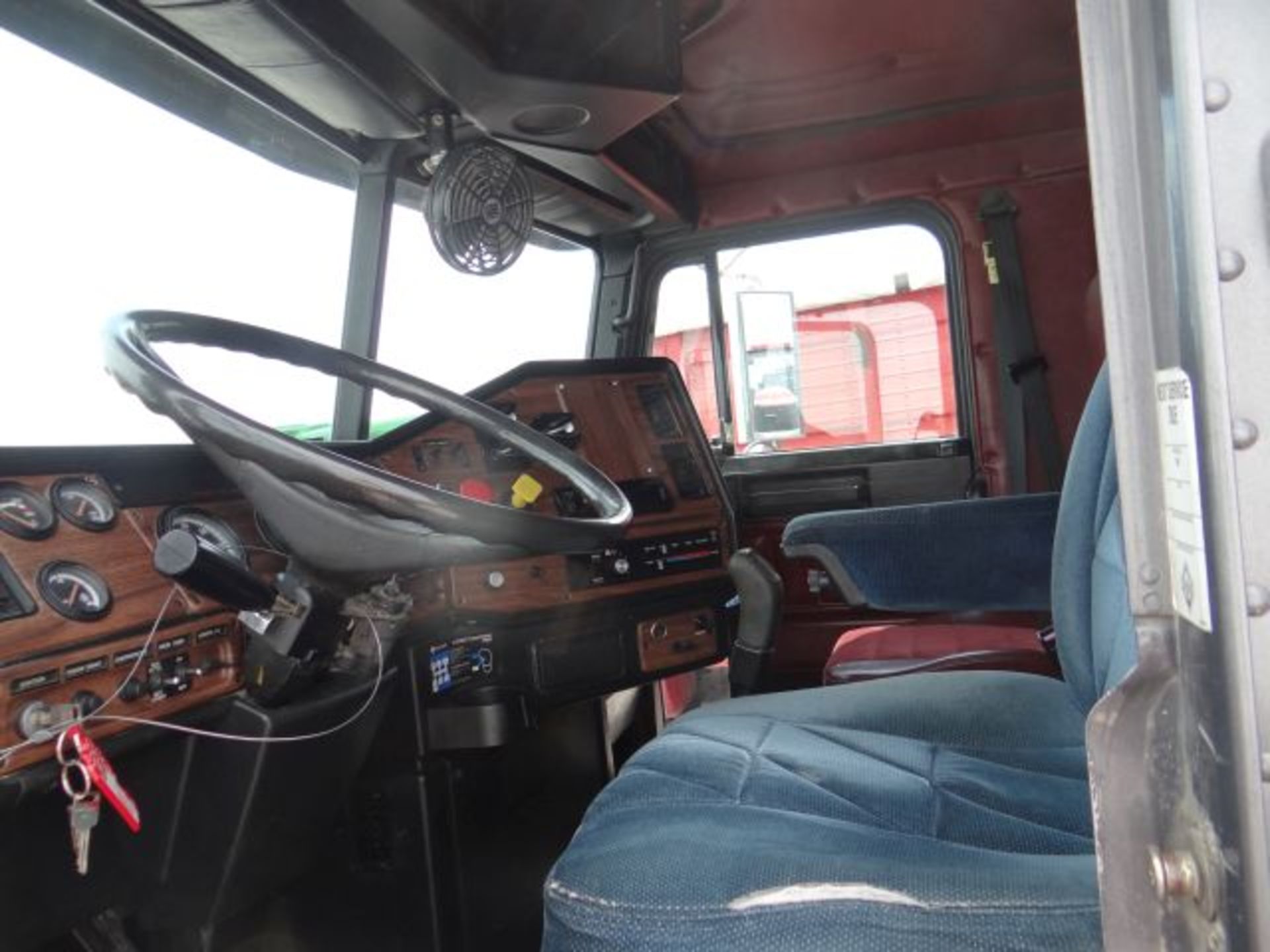 1994 Freightliner Road Tractor 60 Series Detroit, 9sp, Sleeper, Title in the Office, vin#648481 - Bild 4 aus 5