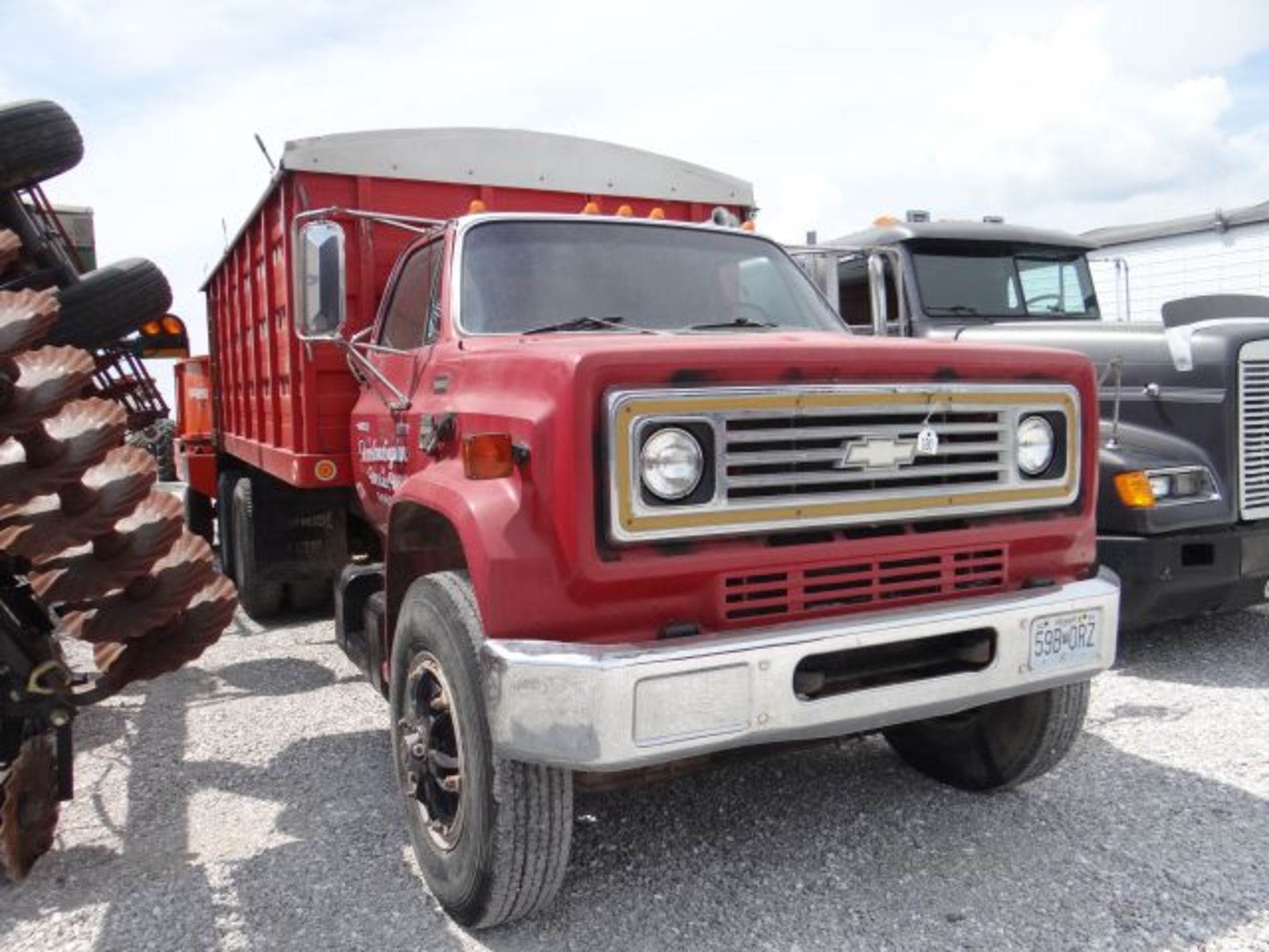 1979 Chevy C70 Grain Truck 13sp, Tandem Axle, Knapheide Bed w/Shur-co Tarp, Title in the Office, - Image 2 of 4