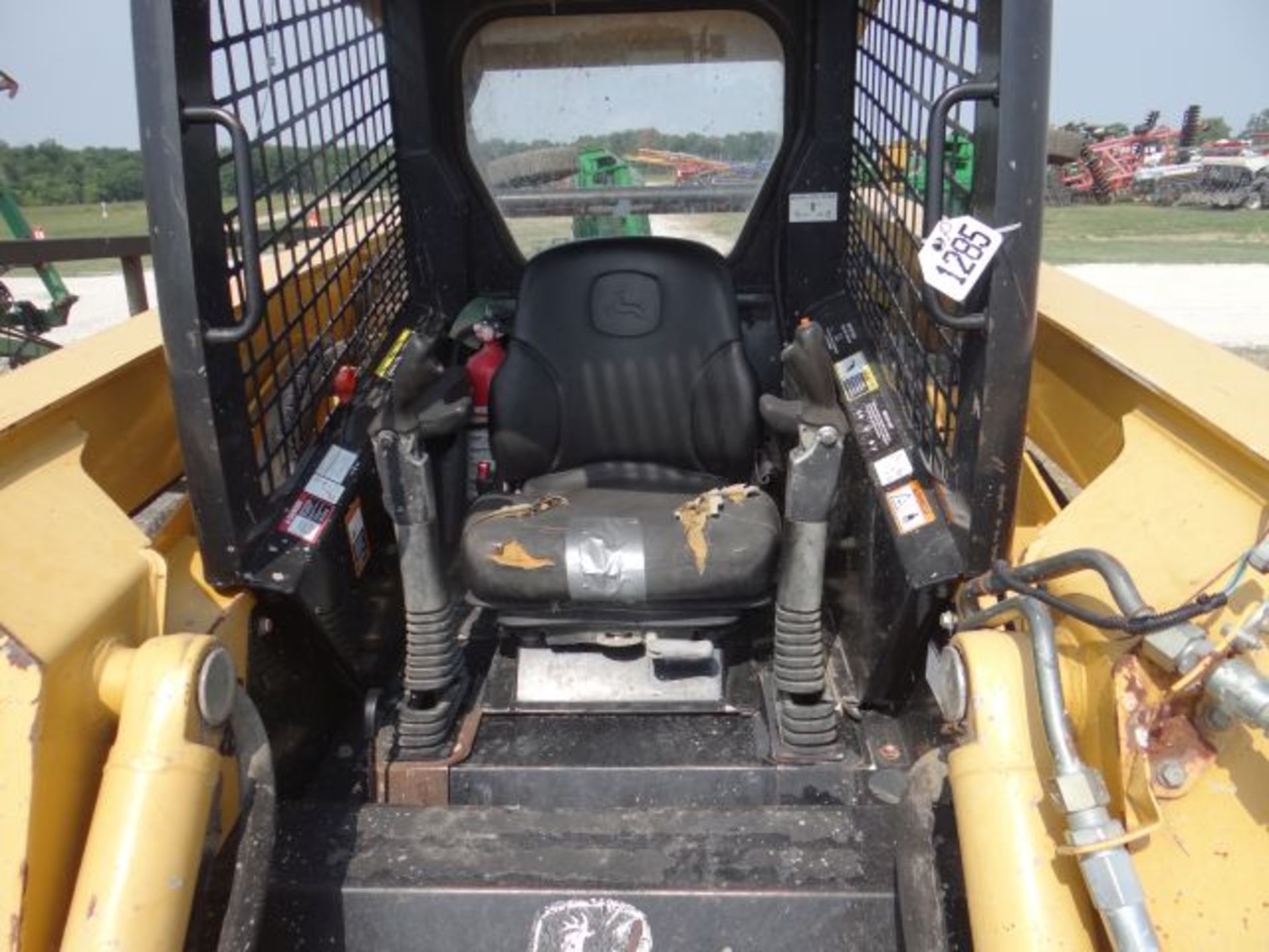 JD CT332 Skid Steer, 2008 #150551, 2130 hrs, 80hp, OS, Hand Controls, 80% Tracks, 84" Bucket - Image 4 of 4