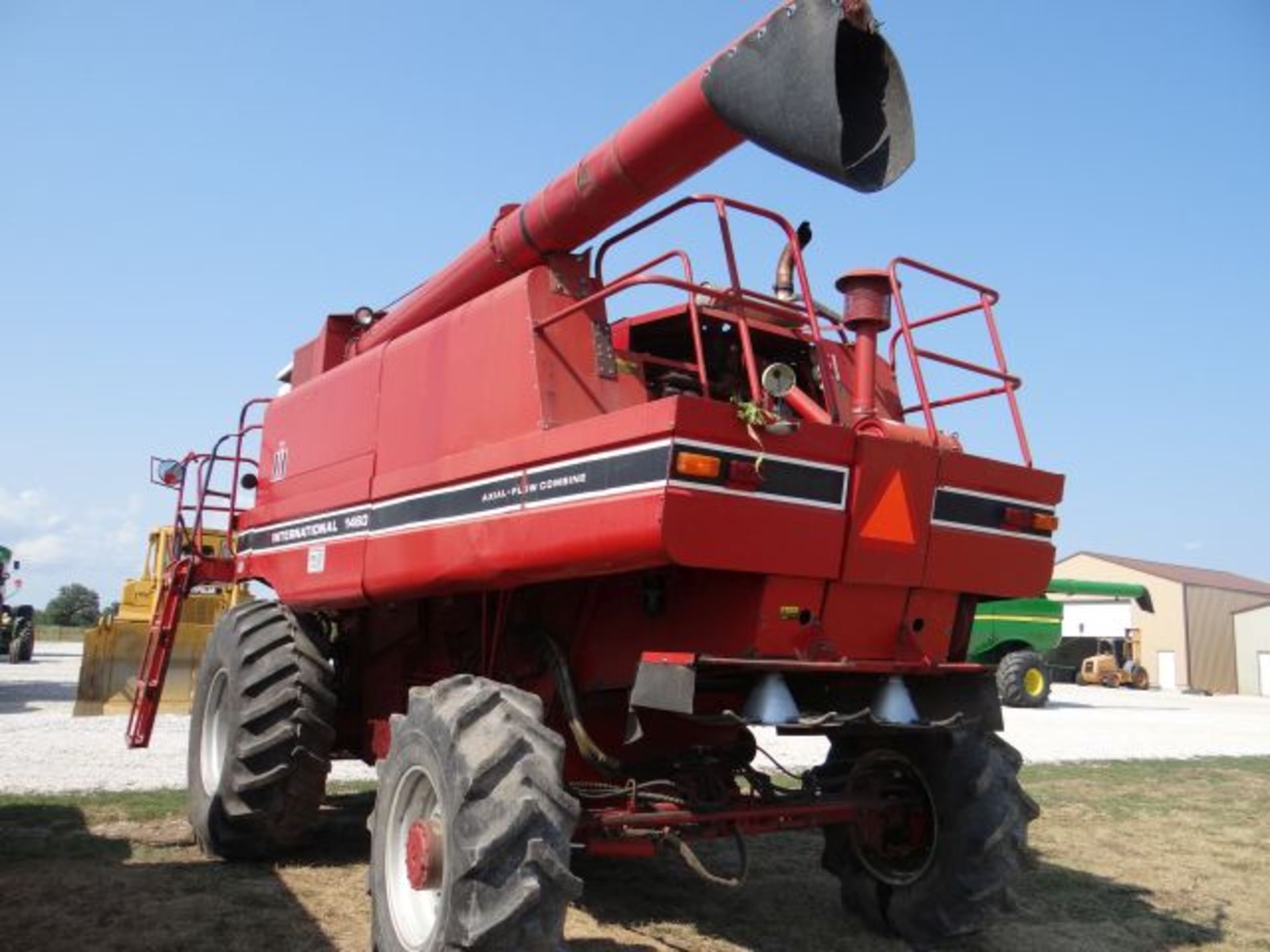 IH 1460 Combine 4wd - Image 3 of 3