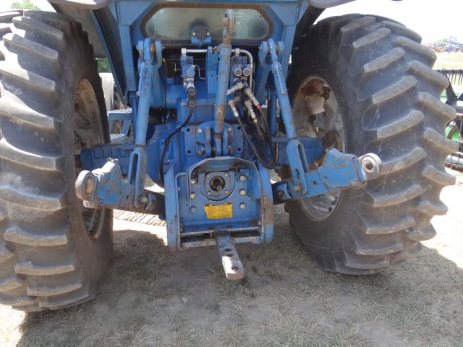 Ford 8630 Tractor, 1992 #3241, 10,500 hrs, MFWD, 150hp, CAH, w/Westendorf Loader, Bucket and Bale - Bild 3 aus 4