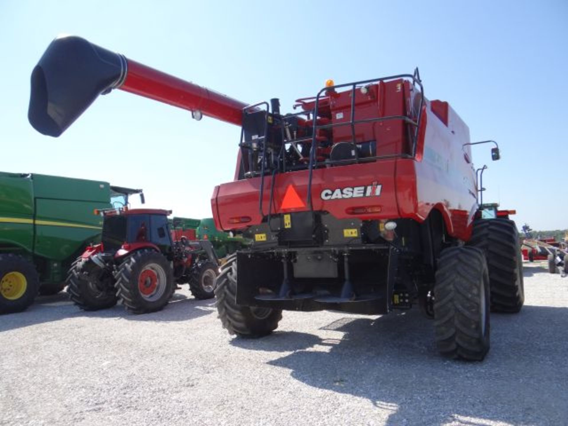 Case IH 6130 Combine, 2012 813/610 hrs, 4wd, Power Fold Cover on Grain Tank, Deluxe Cab, Guidance - Image 3 of 5