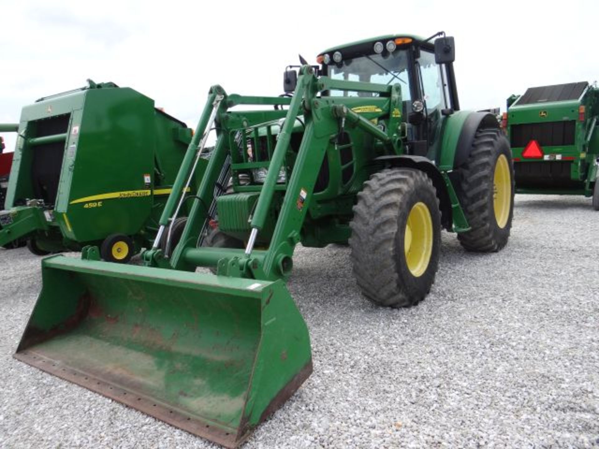 JD 7330P Tractor, 2010 #148623, 2859 hrs, 125hp, IVT Trans, 540/540E/1000 PTO, 3pt, Premium Light