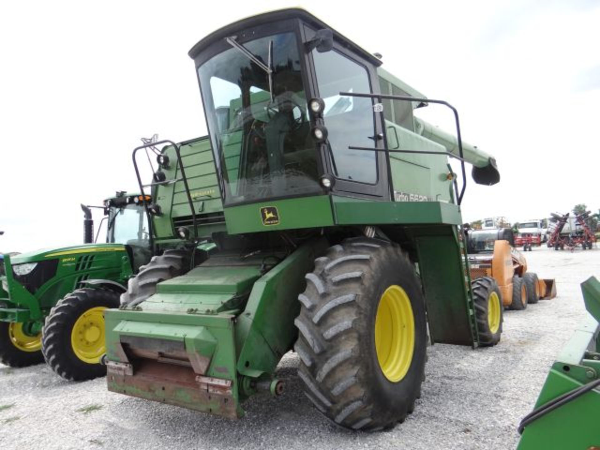 JD 6620 Combine, 1979 2wd, Heavy Rear Axle, Good Tires, Good Chopper