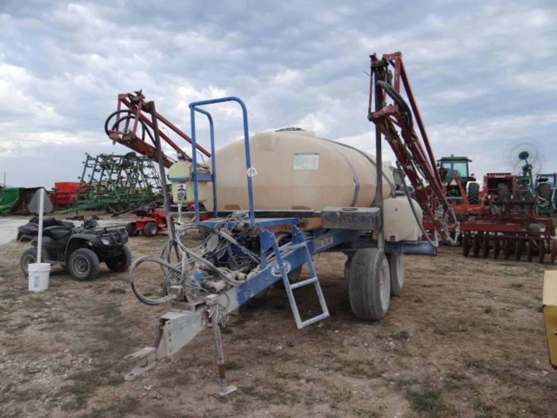 Broyhill Sprayer 60' Booms, 700 Gallon Tank, Raven 440 Controller and Manuals in the Shed