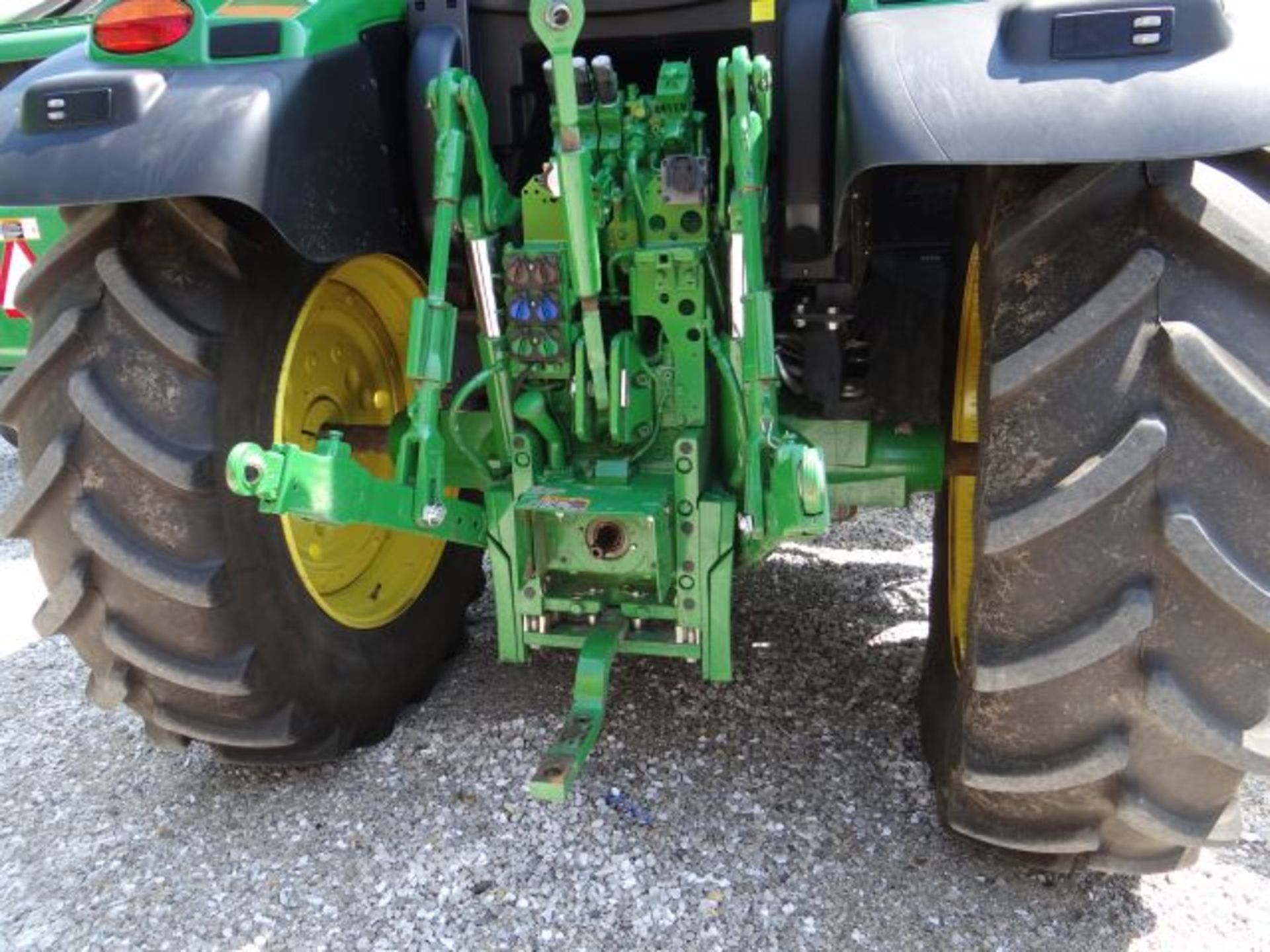 JD 6130R Tractor, 2015 #56965, 361 hrs, MFWD, Green Star Ready, 3 SCVs, 540/540E/1000 PTO, - Bild 3 aus 5