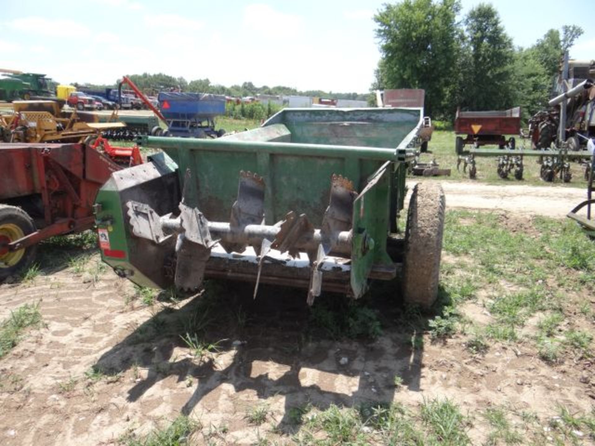 JD 350 Manure Spreader PTO - Image 3 of 3