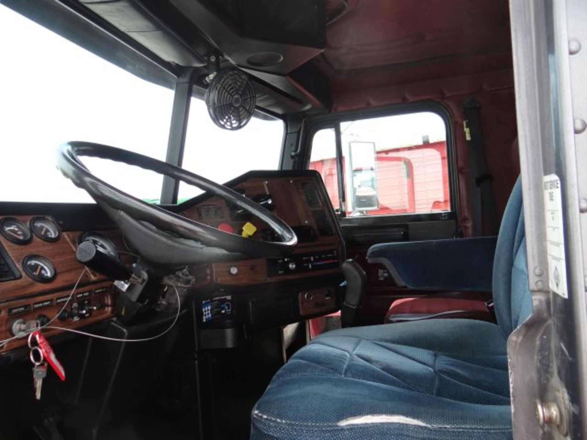 1994 Freightliner Road Tractor 60 Series Detroit, 9sp, Sleeper, Title in the Office, vin#648481 - Bild 5 aus 5