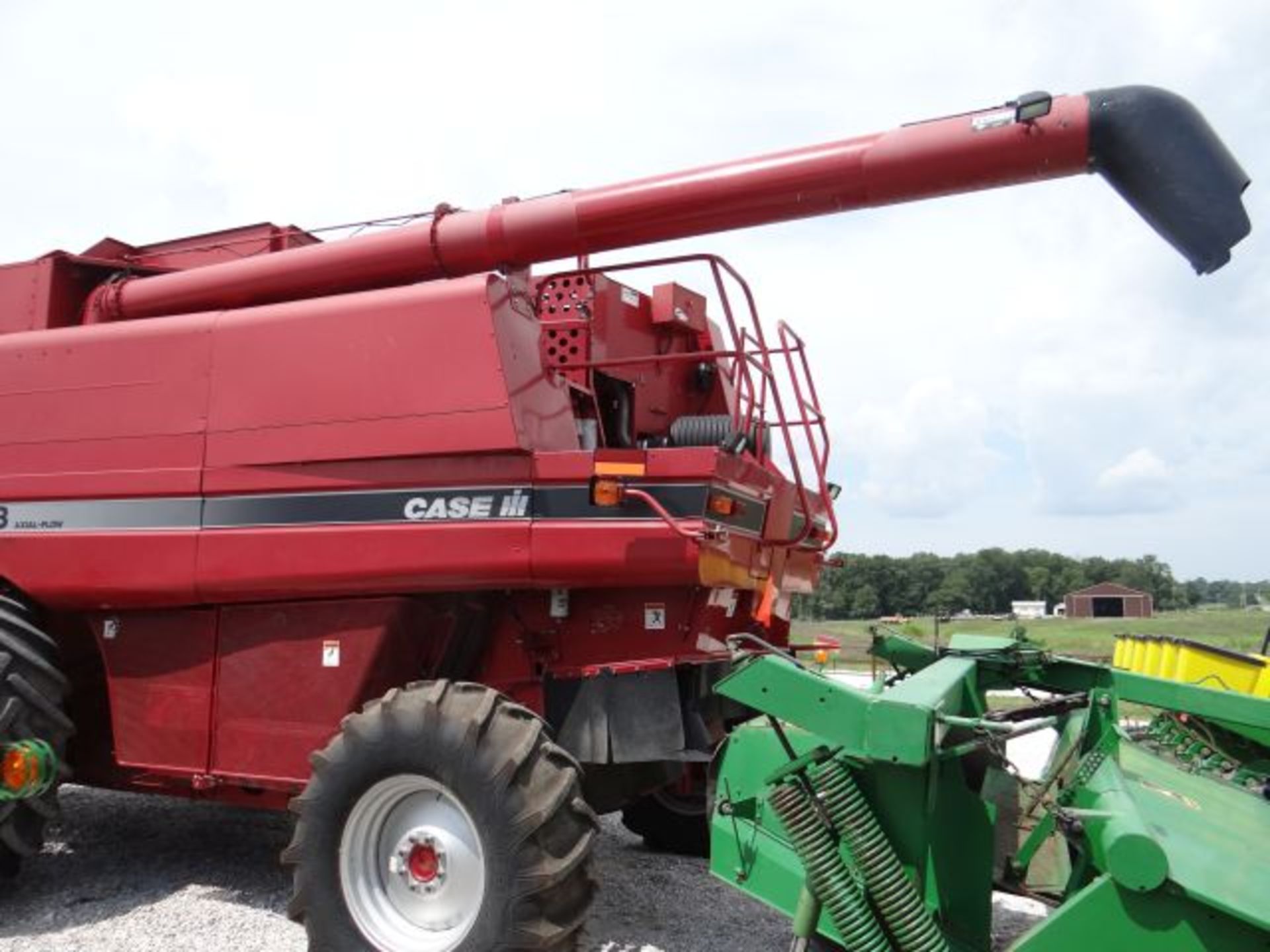 Case IH 2388 Combine, 2005 #148741, 3390/2616 hrs, PRWD, 18.4R26 Rear Tires, 900R32 Front Tires, CM, - Image 3 of 5