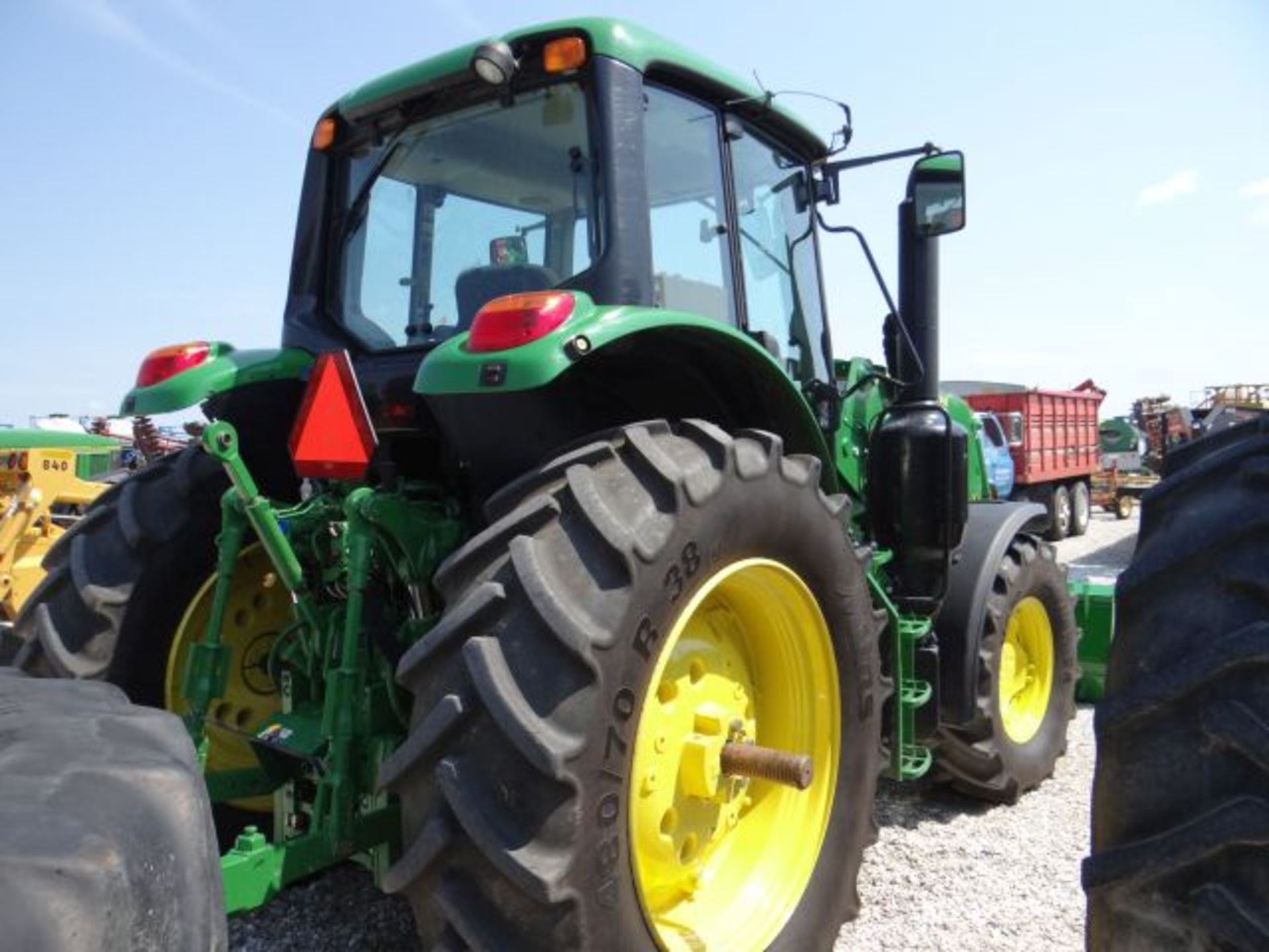 JD 6130M Tractor, 2015 #60576, 555 hrs, MFWD, 24sp PQ, Greenstar Ready, Cold Start Pkg, w/JD 602R - Bild 4 aus 5