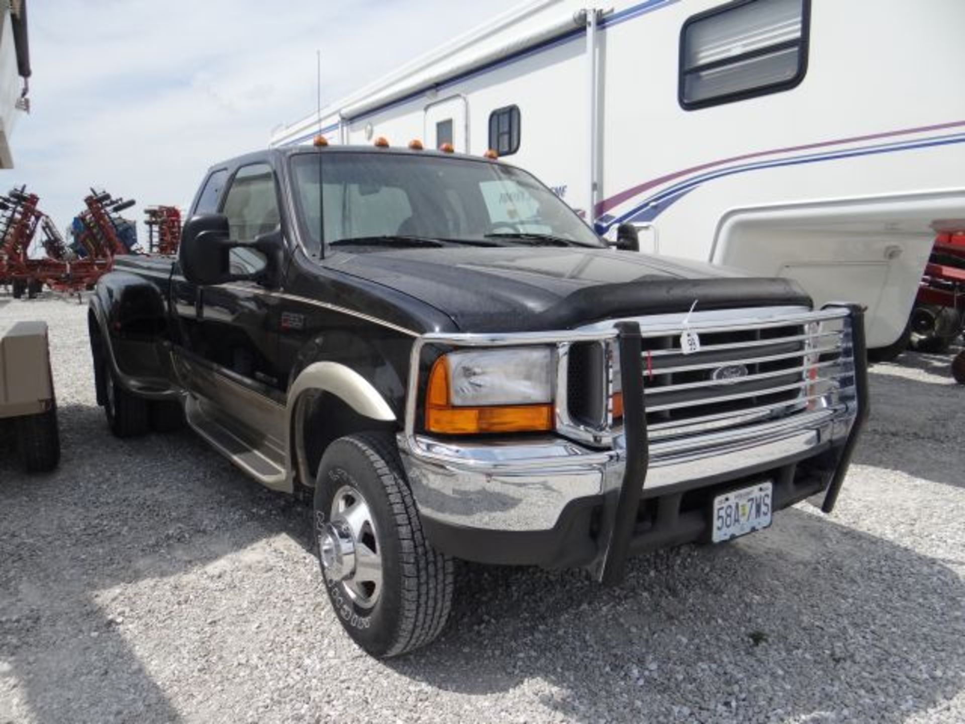 2000 Ford F350 Truck 51,134 miles, 7.3L V8 Diesel, Lariat Pkg, 5th Wheel Hitch, Dually, Ext Cab,