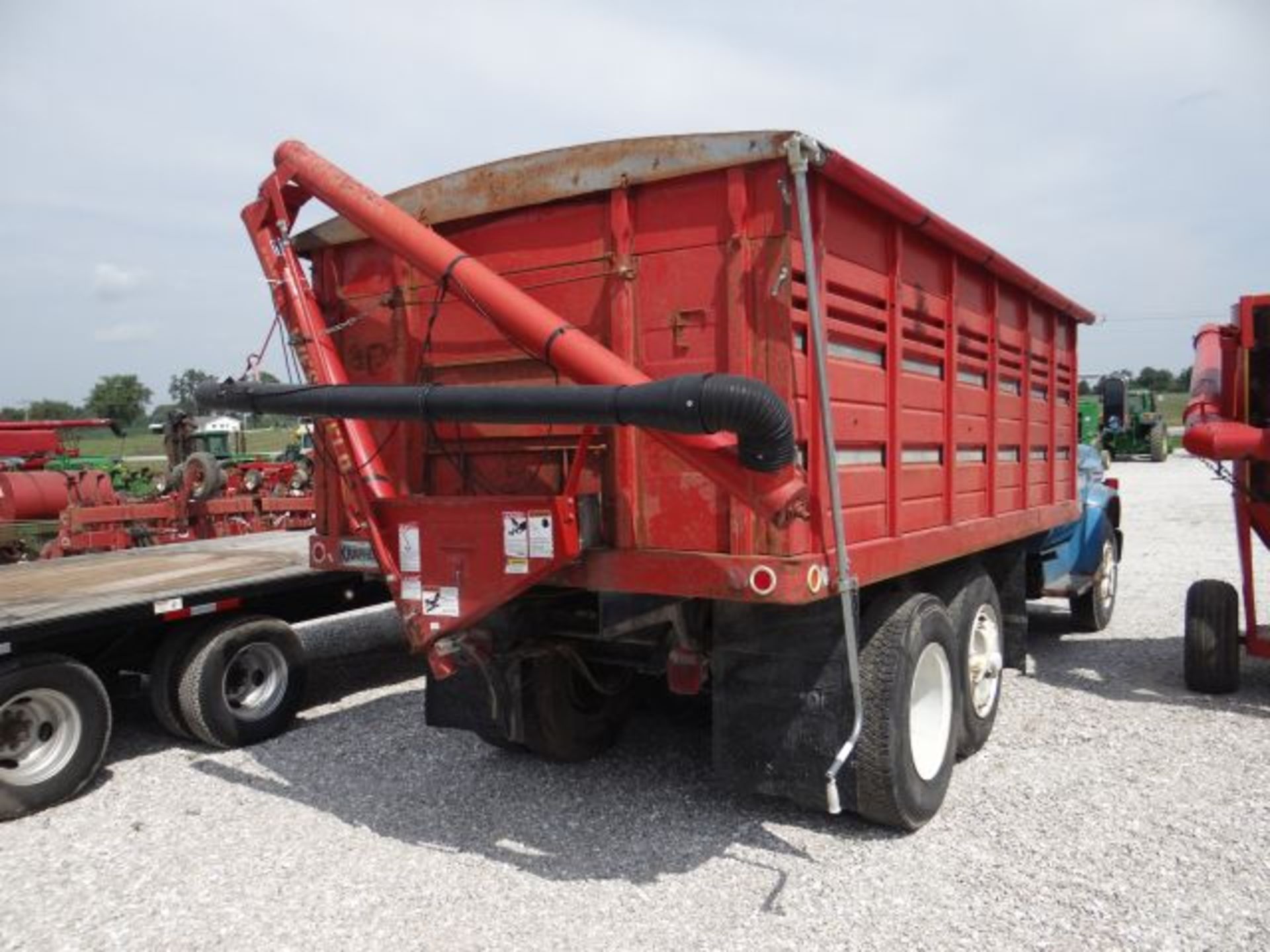 1973 Chevy C65 Grain Truck Knapheide Bed, Hoist and Roll-Over Tarp, w/Westfield Seed Auger, Title in - Image 3 of 4