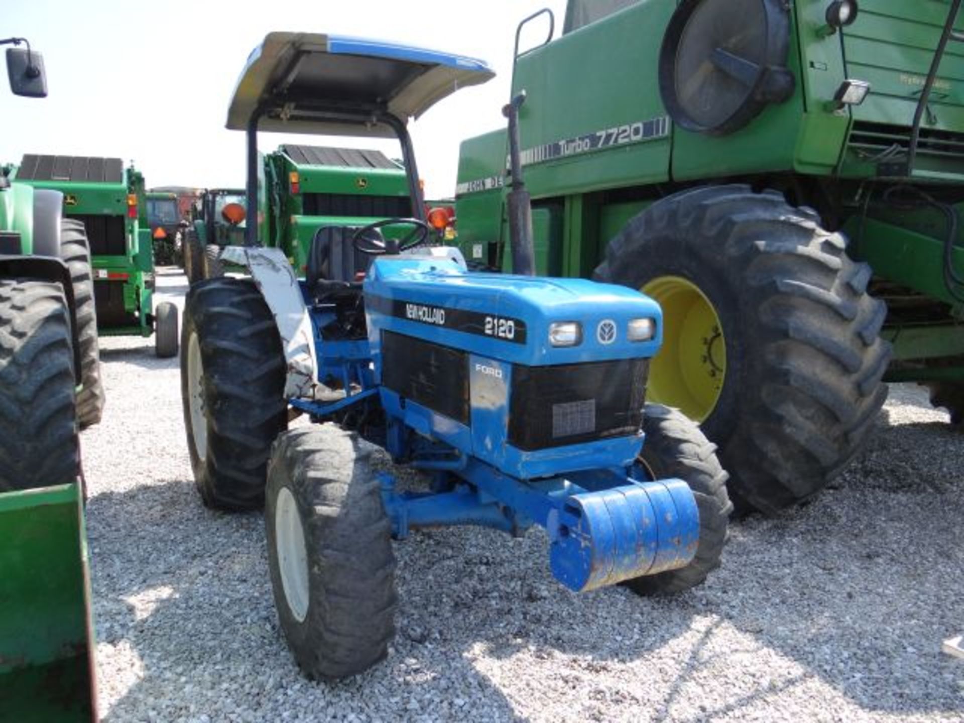 NH 2120 Tractor, 1997 #65729, 3649 hrs, MFWD, Adj Lift Arm