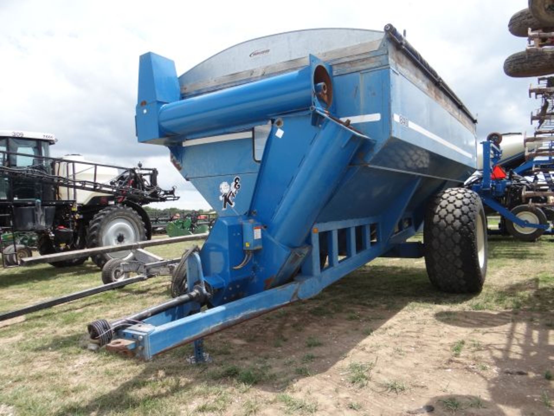 Kinze 840 Grain Cart, 1995 #147837, New Augers Last Year, Tarp, Manual in the Shed - Image 2 of 3