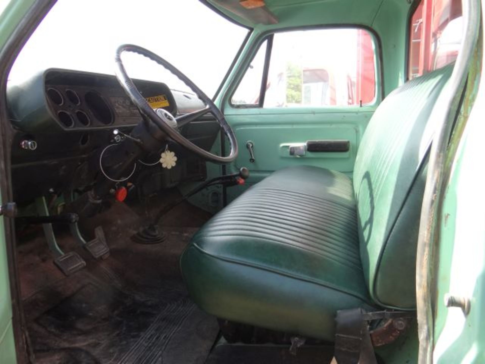 1975 Dodge 600 Grain Truck Less than 40,000 miles, Single Axle, 361 Gas, 15' Knapheide Bed, Hoist - Bild 4 aus 4