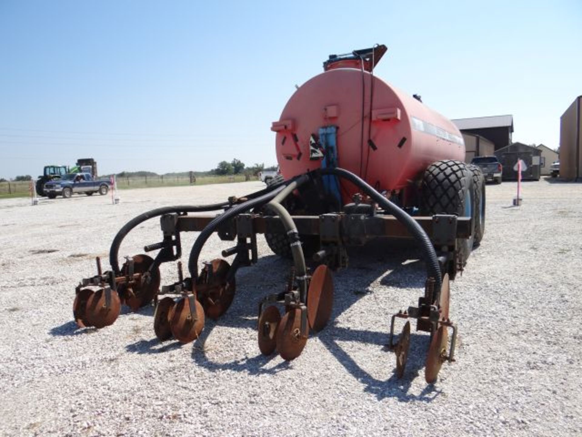 Better Built 4250 Manure Tank Vacuum, Hyd Top Gate, Rear Attach Plow Down, Hyd Brakes - Image 3 of 4