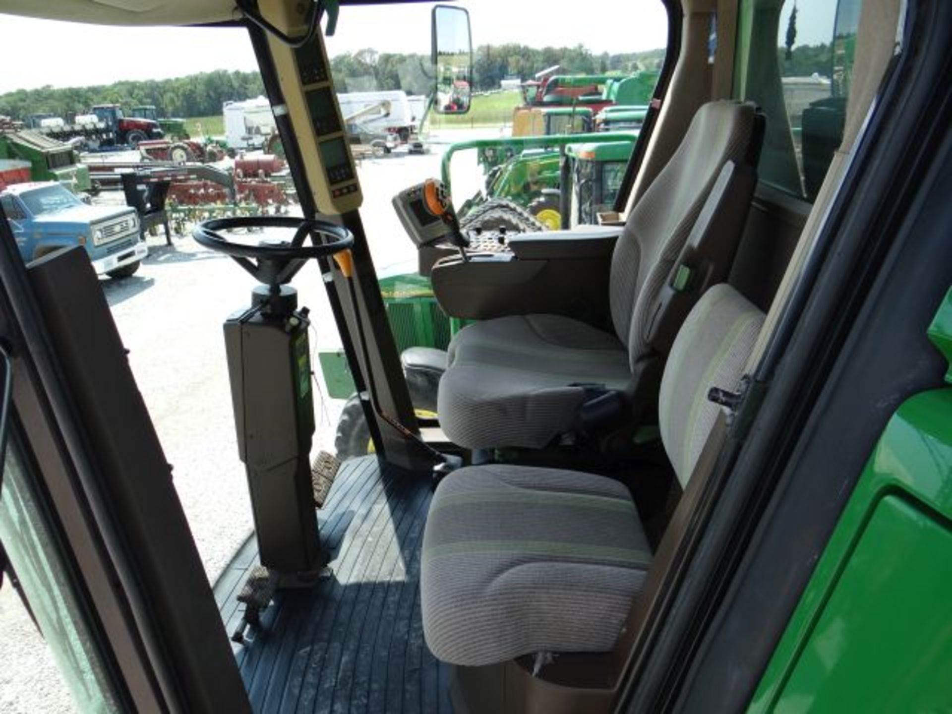 JD 9570 STS Combine, 2008 2841/1460 hrs, 2wd, LL, Chopper, 520/85R42 Duals - Image 5 of 5