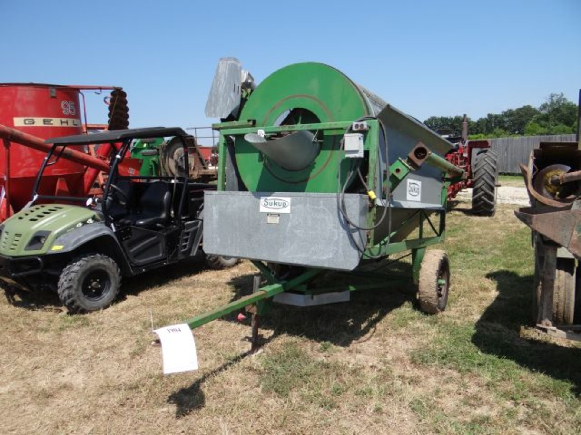 Sukup Rotary Grain Cleaner 220V, 2 Elec Motors That Are Good, New Tires - Image 2 of 3