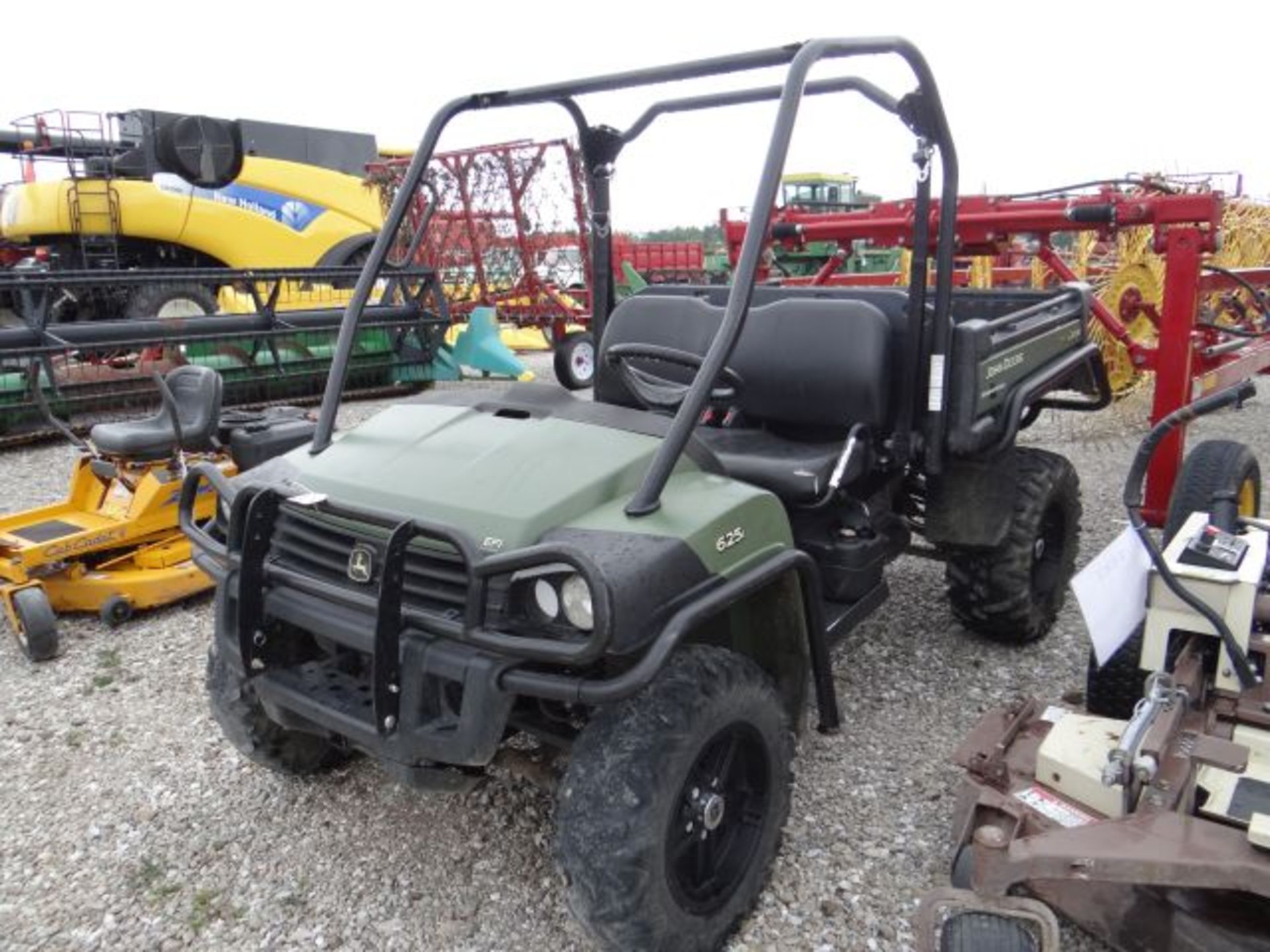 JD 625i Gator, 2012 #112433, 1011 hrs, Black Alloy Wheels, Grill Guard, Rear Protection Pkg - Image 2 of 6