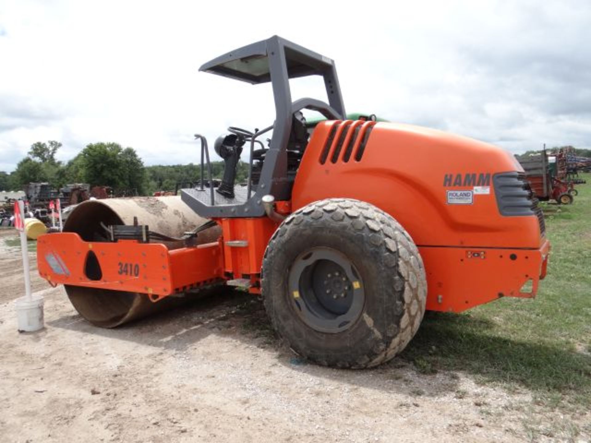 Hamm 3410 Roller, 2013 84" Roller, 752 hrs, 12T Pad Foot, Clam Shell Kit Available, Manuals in the - Image 3 of 3