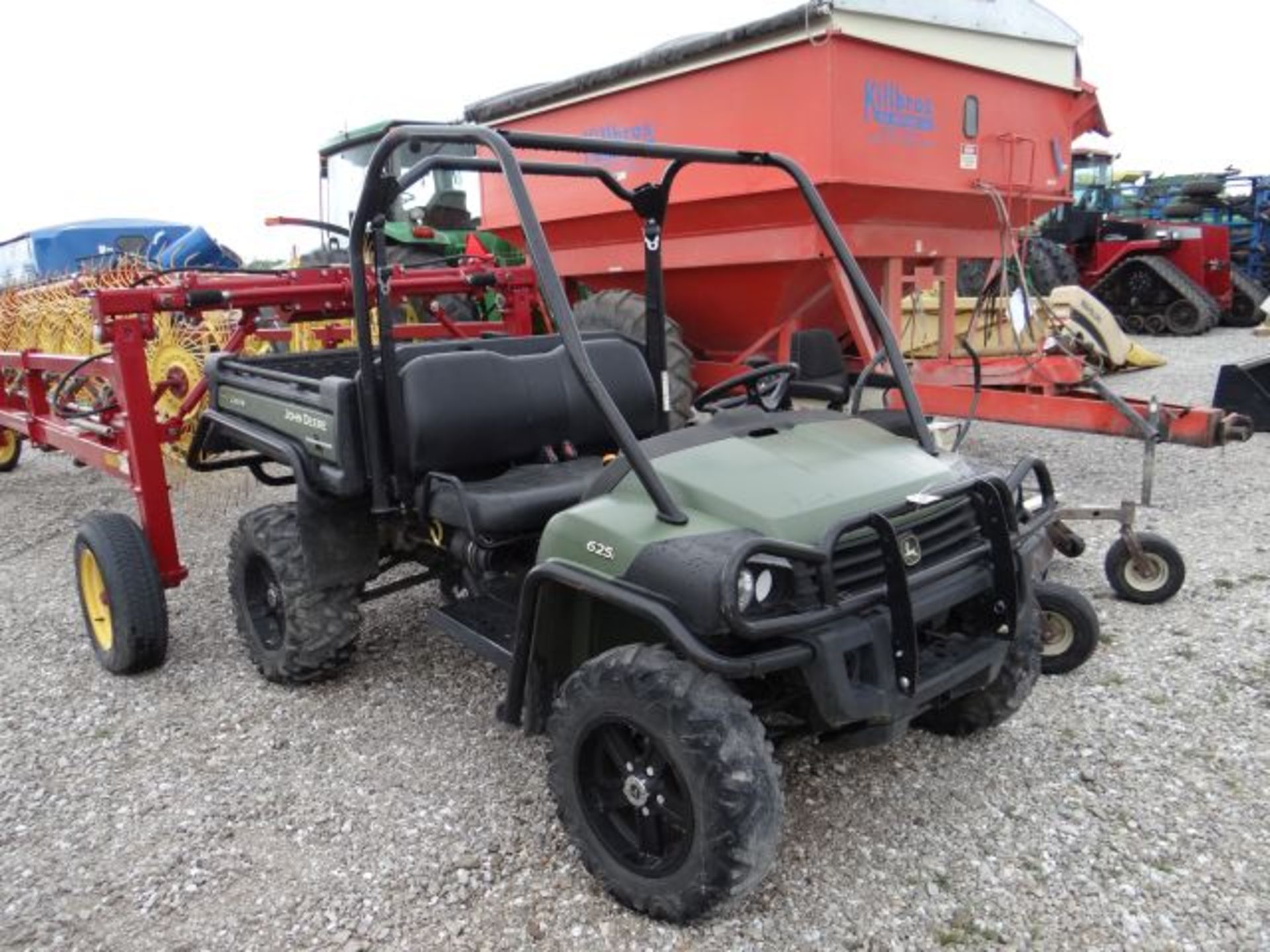 JD 625i Gator, 2012 #112433, 1011 hrs, Black Alloy Wheels, Grill Guard, Rear Protection Pkg - Image 4 of 6