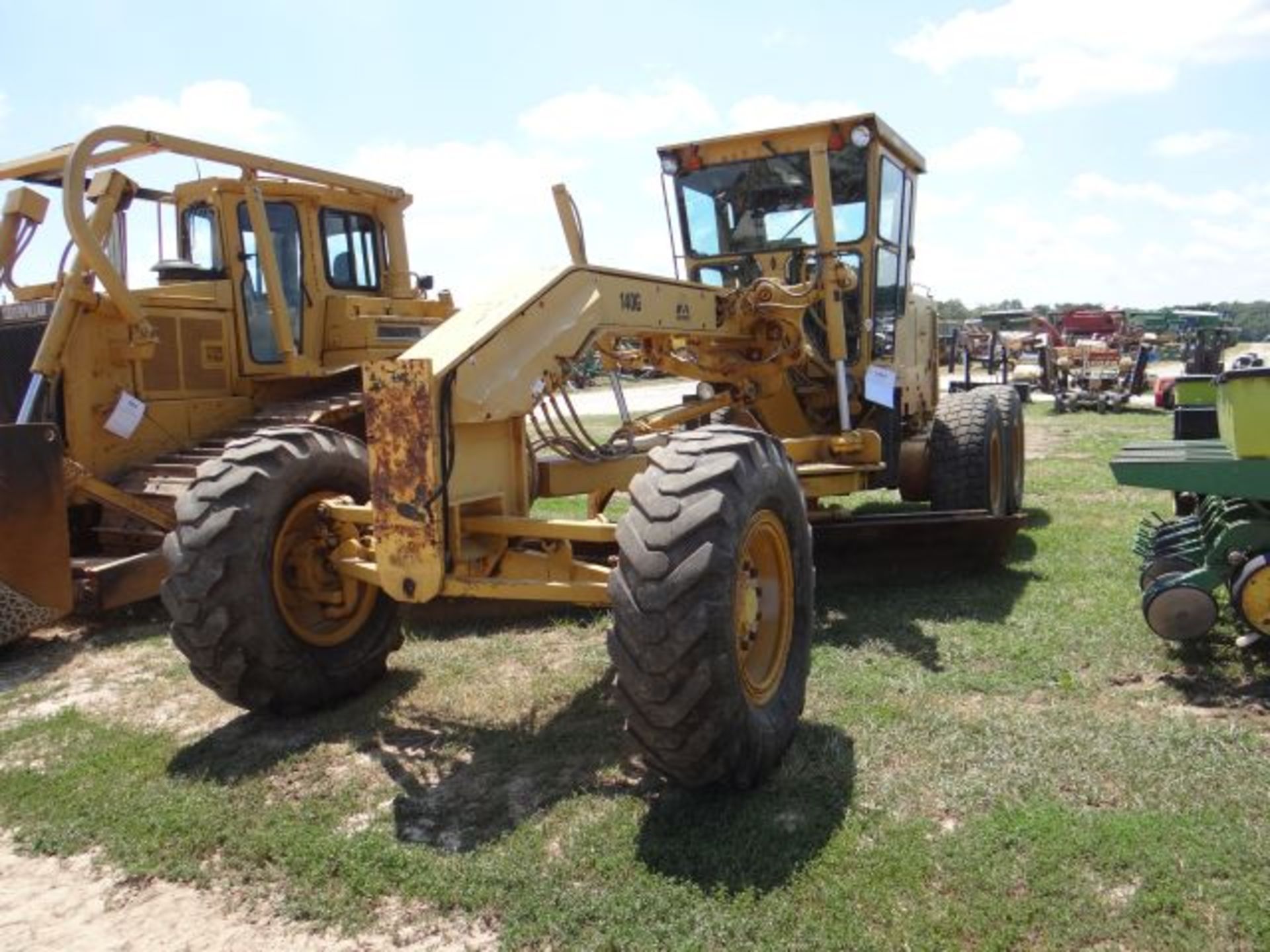 CAT 140G Road Grader, 1990 Approx 10,500 hrs, Tach has Been Replaced, One Owner, Starts and Runs - Image 2 of 3